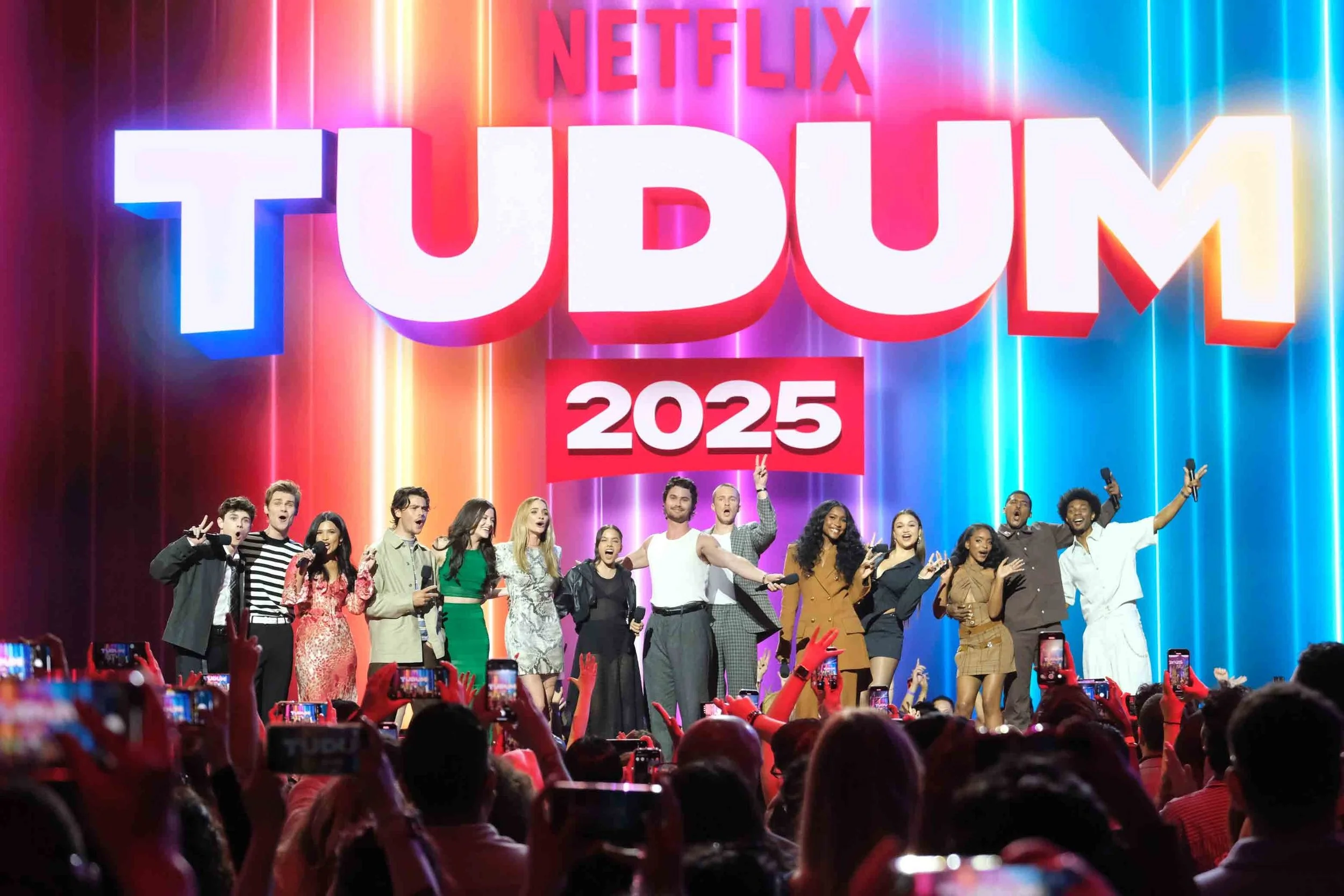 imgi_6_683f908d307fa4e2648b2664_Netflix-TUDUM_OuterBanks.jpg