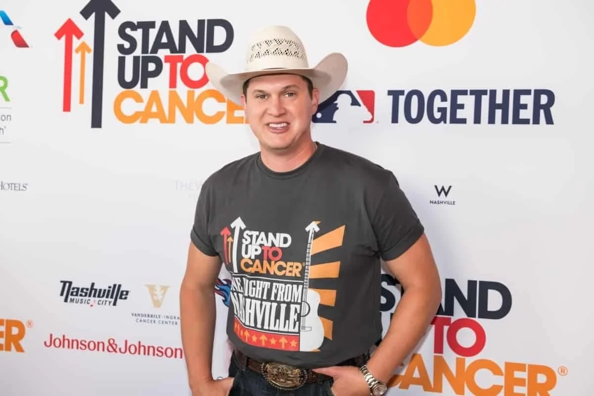 imgi_9_Jon-Pardi-Photo-by-Andrew-Wendowski.jpg