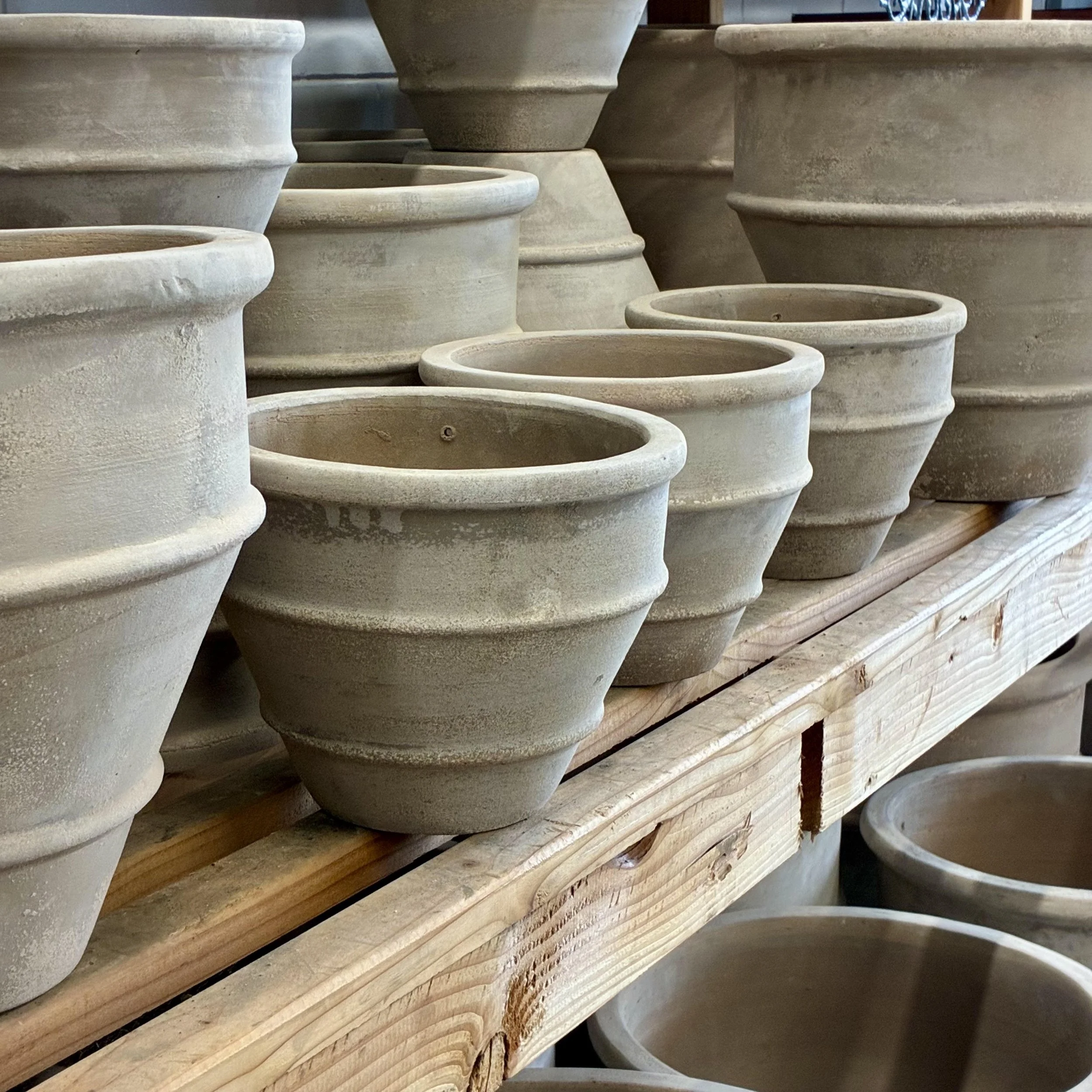 Antique Chocolate Terracotta Petros Planter