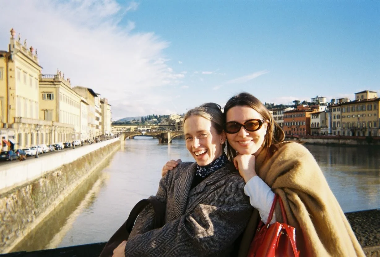 Firenze filmill&auml; ❤️ Kun nappaatte kertsikameran mukaan bestisreissulle Italiaan. 🇮🇹💄🌶️🥂ps. Lis&auml;&auml; Firenze&auml; huomenna podissa, nettisaitilla google mapsina ja pian my&ouml;s vlogina tubessa (!) ( kamera: Fujifilm quicksnap flash
