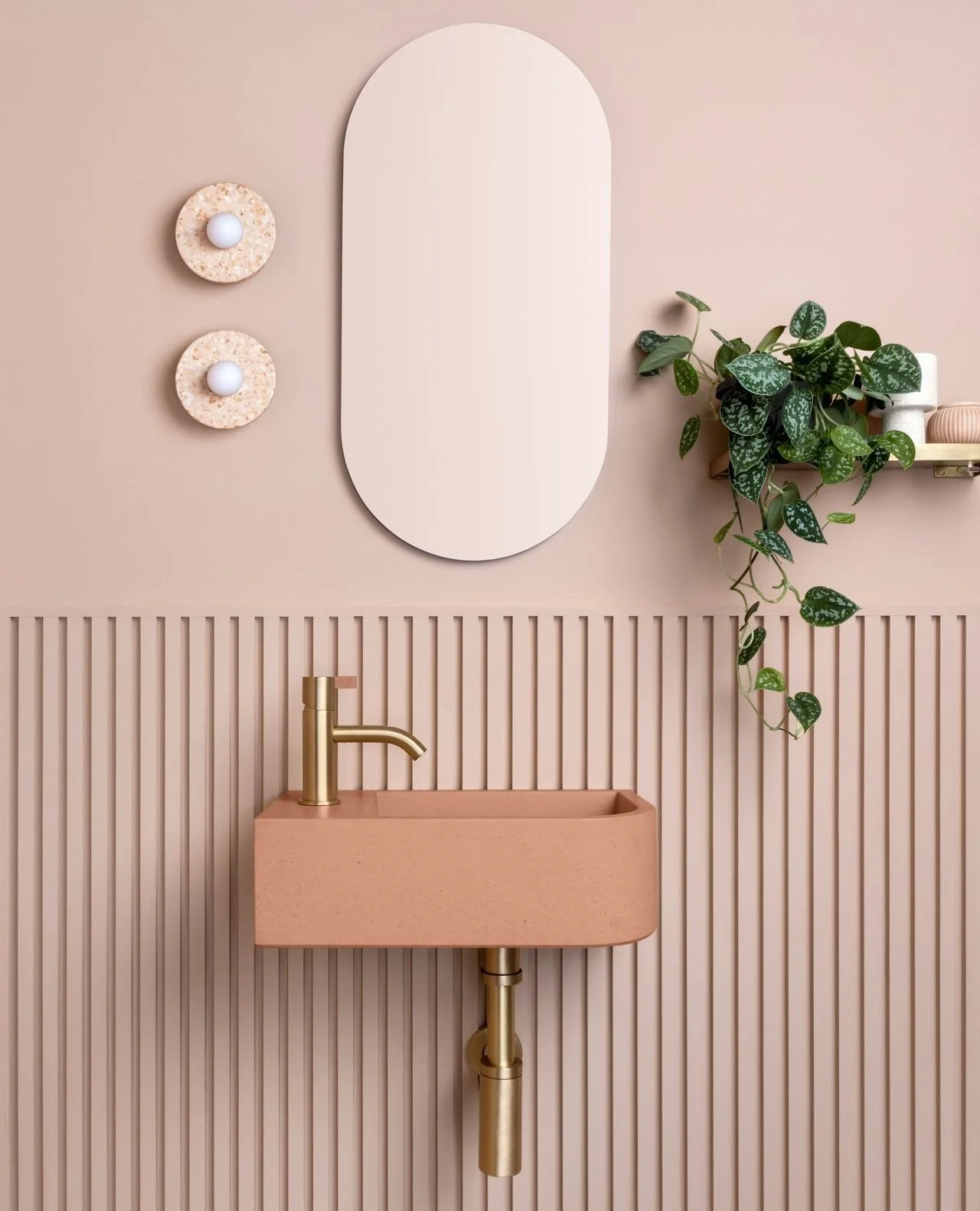 Soft lines, strong presence 🌸⁠
⁠
With subtle curves and a grounded form, Juno redefines simplicity. A quiet statement in sculptural elegance.⁠
⁠
🎨 Available in 28 stunning colours⁠
🫶 Handmade in the UK⁠
🌍 Shipped worldwide⁠