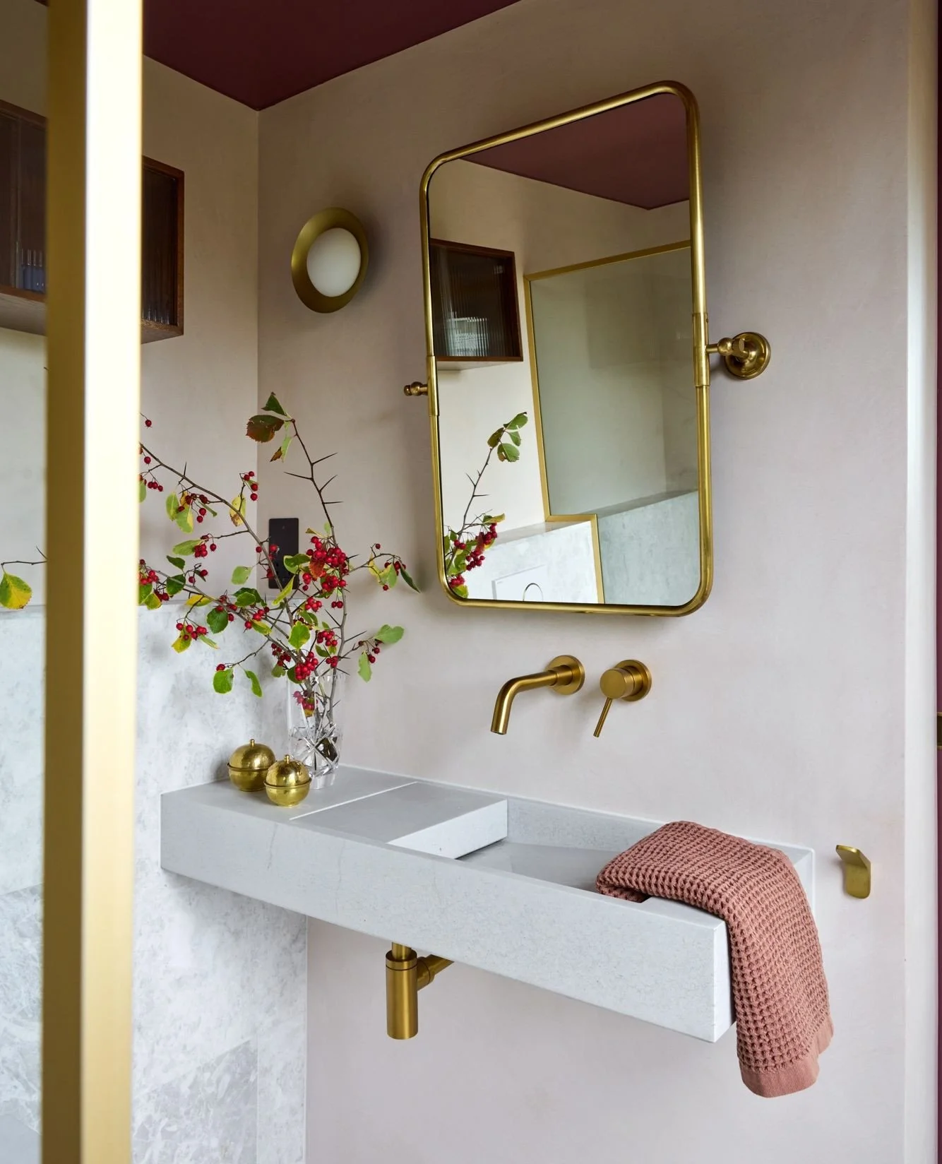 Crafted to belong ✨⁠
⁠
In this soulful Edwardian renovation by @studiok.space, every piece has its place and every choice has room to breathe. Our Flor basin sits quietly within that harmony; designed to feel lived with, loved, and naturally at home.