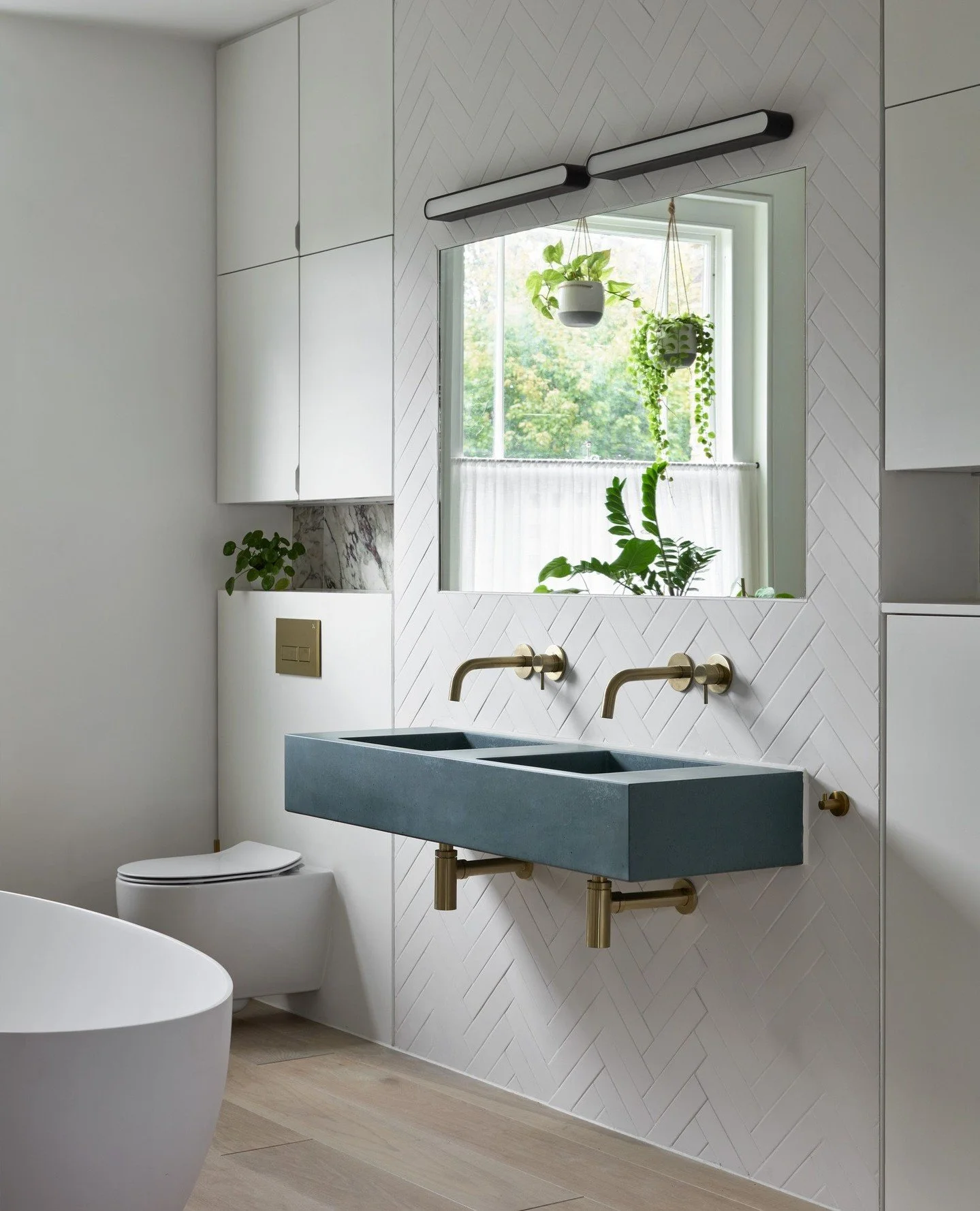 A sanctuary shaped by nature 🌱⁠
⁠
Poroban Studio reimagines Victorian living through a lens of sustainability and calm at New Cross House.⁠
⁠
As part of this beautiful project, the bathroom becomes a softly sculpted retreat; a space for slow morning