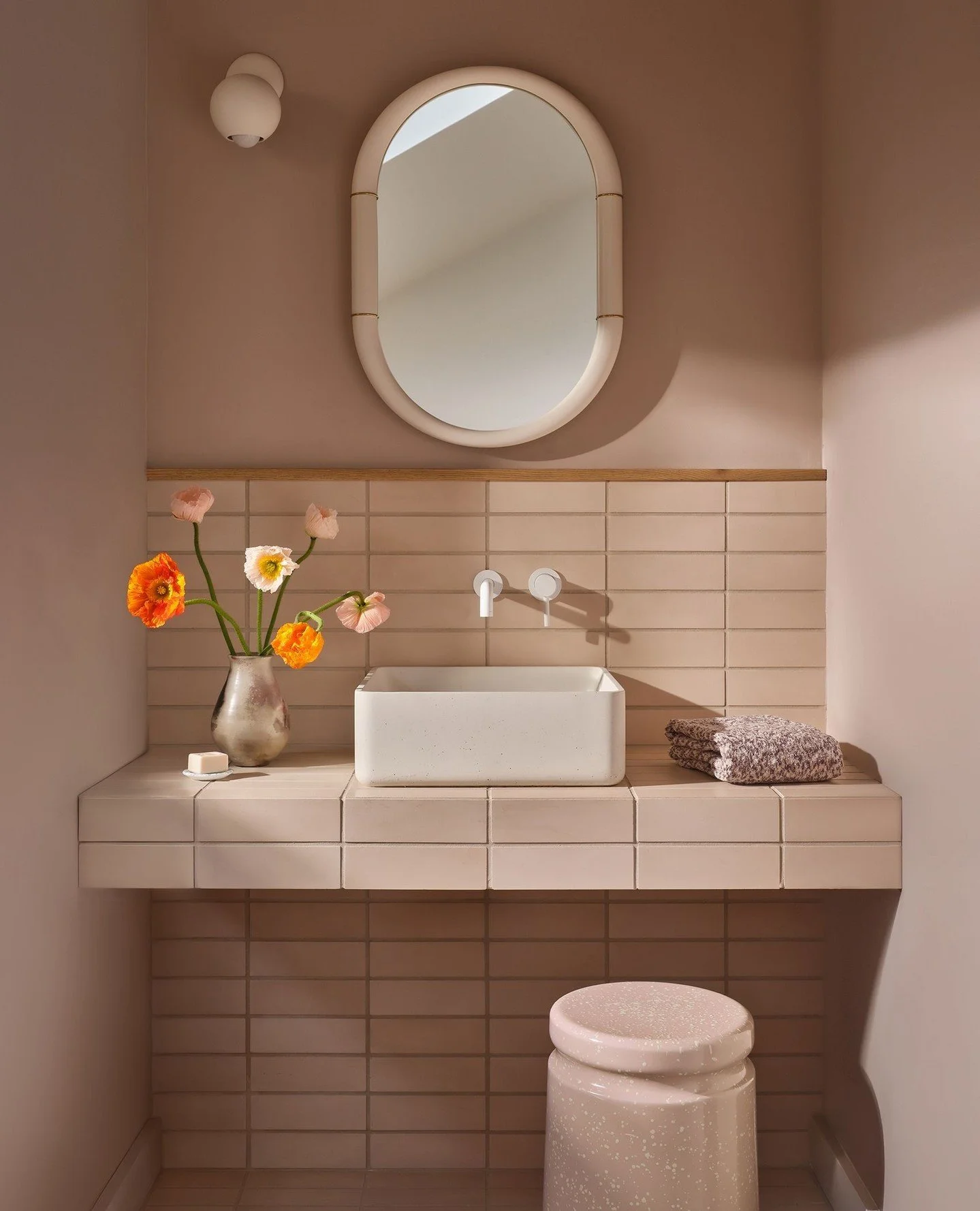 Made for quiet moments: A piece we keep coming back to 🫧⁠
⁠
Soft tones, thoughtful proportions and a sense of calm come together effortlessly.⁠
⁠
Our Arla basin sits within a beautifully considered powder room, where texture and form do the talking.