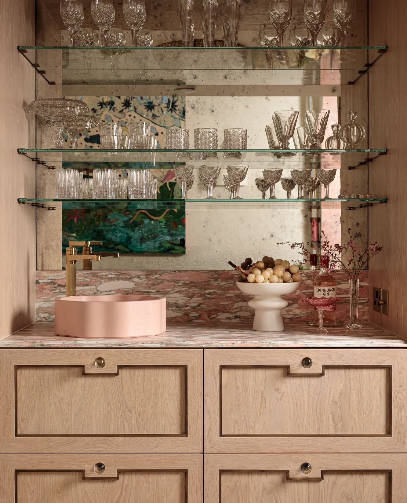 Good design meets good company ✨⁠
⁠
Our Prim basin takes an unexpected role within this bar setting designed by @gordondufflinton. Practical, playful and full of character, it shows how  even the smallest design can shape the atmosphere of a space ma