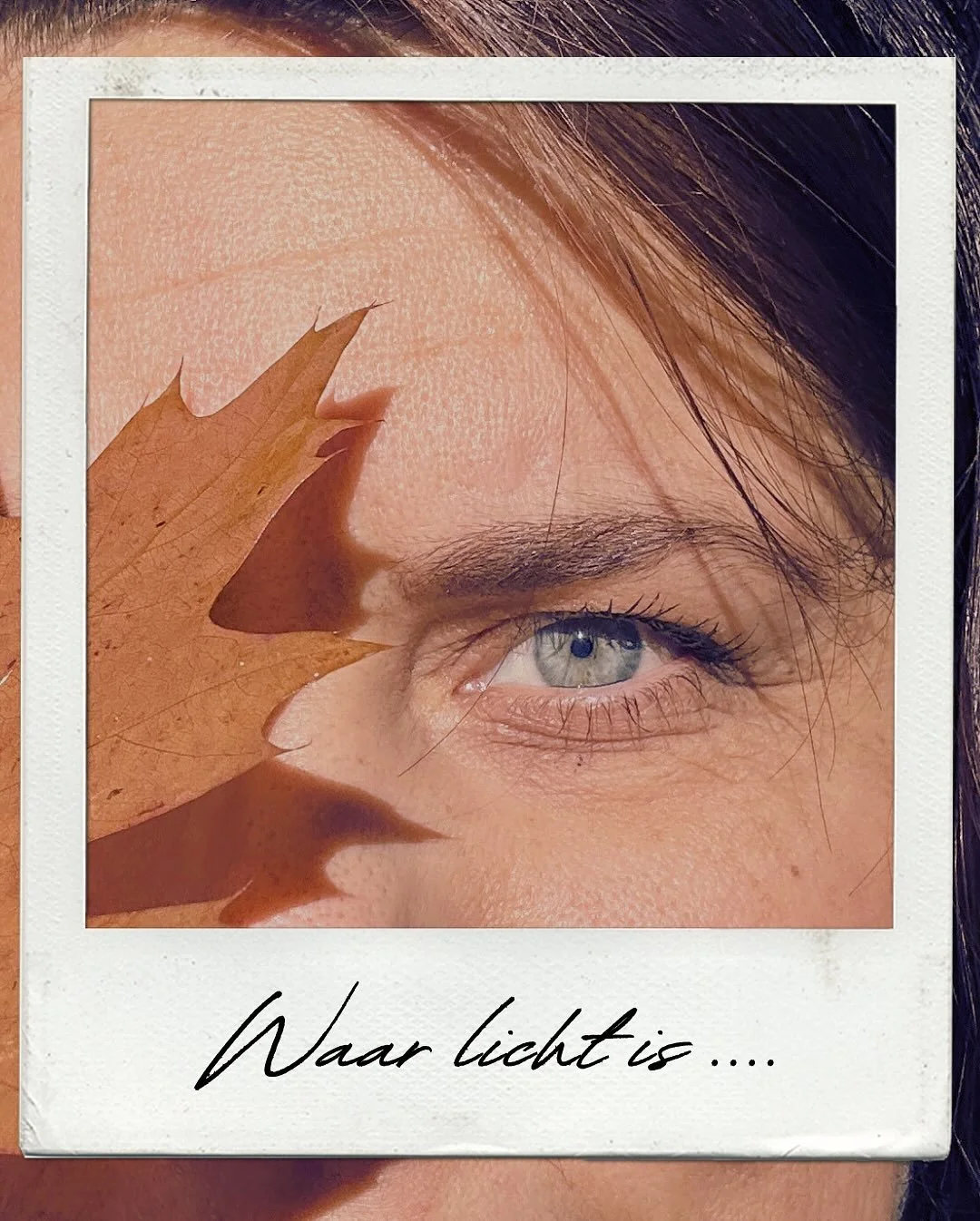 WTF heb ik gedaan&hellip;
30 selfies?!

Dat hou ik nooit vol.
Waarom doe ik mezelf dit aan?
Ik voel me al niet top.

Tot ik vandaag door het bos liep,
en het licht door de bomen zag komen.
De creativiteit begon weer te stromen. 

Het licht herinnerde