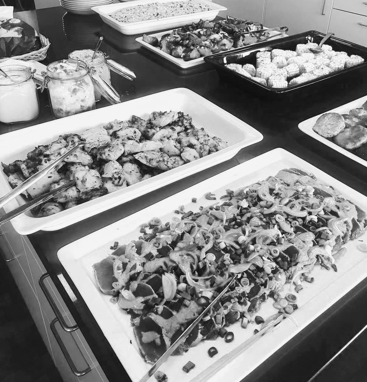 Buffé med varierade rätter för catering, företag och fest i Stockholm