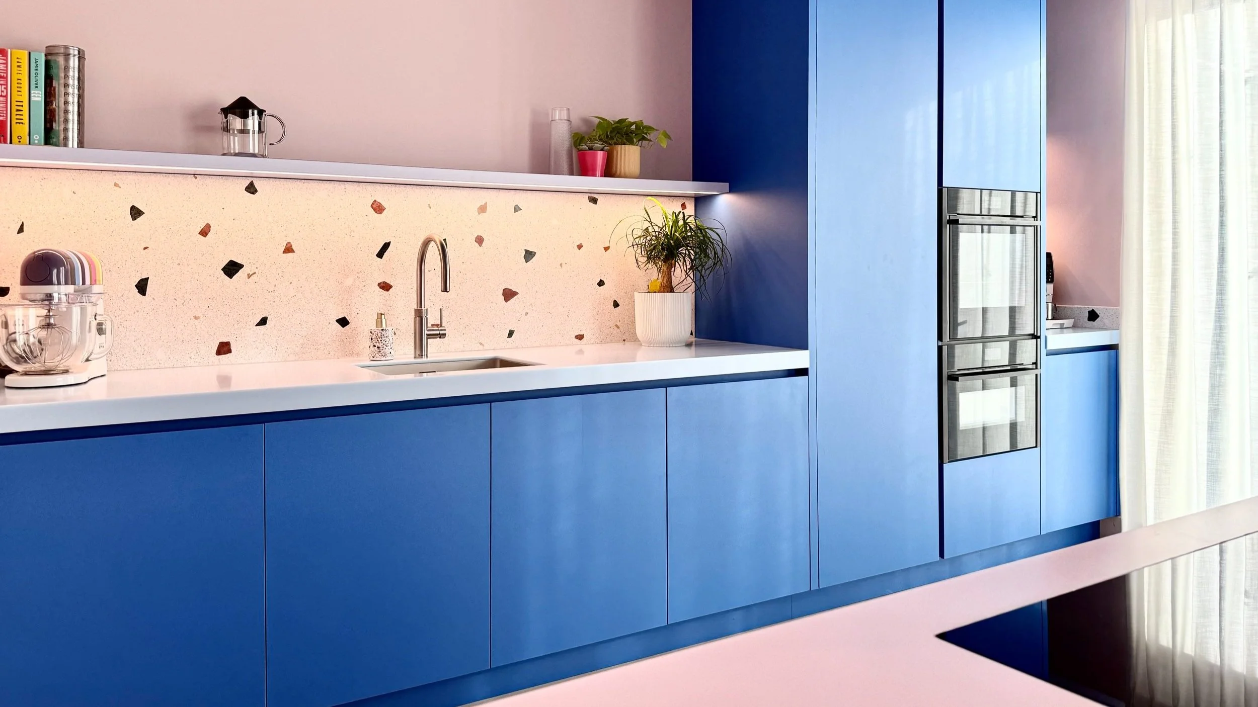 Showcase: Woonhuis VO Nijmegen - Interieur make-over; excentrieke oase van kleuren