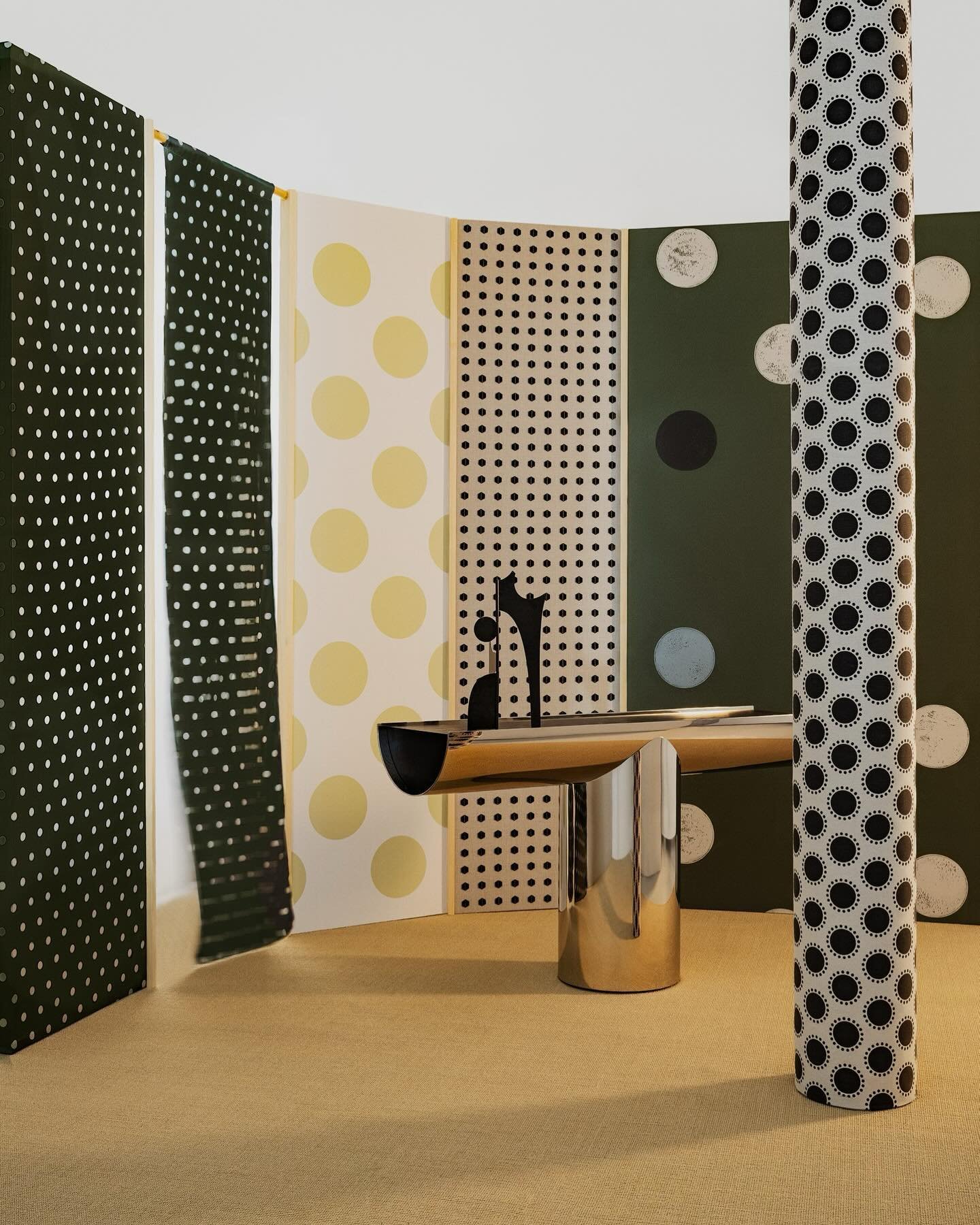 A shot from my decorating feature from the April issue of @elledecorationuk photographed by the talented @jack.wilson.photo. Thank you to @mrbspriggs for the commission.  Thank you to @london_art_makers 🙏 

#spots #dots #magazineshoot #spottyinterio