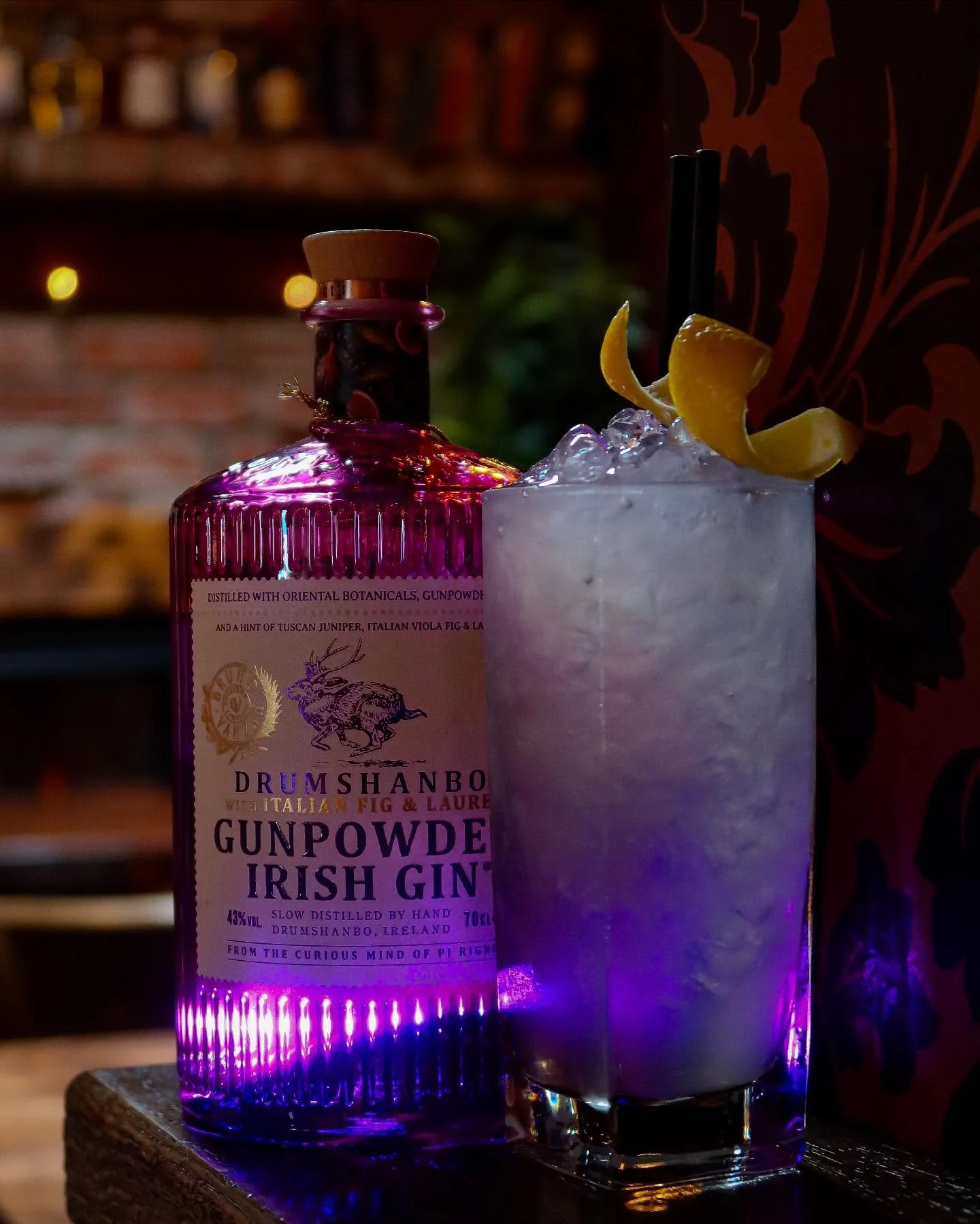 Cocktail Special ~ Laurel Mist 👌🏻🍸
Gin fig &amp; Laurel, Falernum, Lemon &amp; Sugar
Imagined, Mixed &amp; 📸 by @jodielupton1 
#buffaloboy #carrickonshannon #leitrim #shannonriver #wildatlanticway #cocktails #drumshanbogunpowdergin