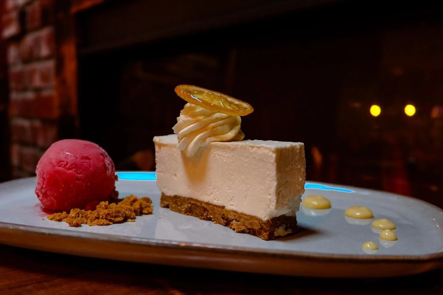 Dessert Special 👨&zwj;🍳 Rich lemon Cheesecake served with Raspberry Sorbet finished with Candied Lemon Slice &amp; Whipped Cream 👌🏻
#buffaloboy #carrickonshannon #leitrim #roscommon #cheesecake