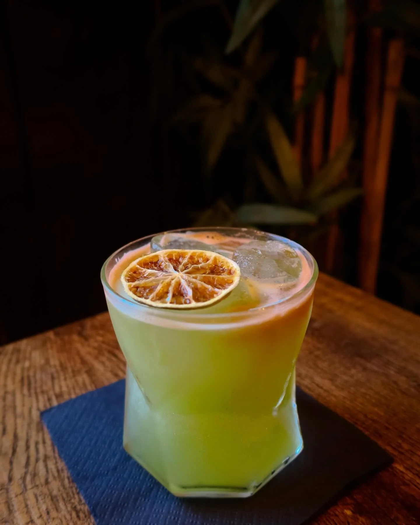 &ldquo;Kiwi Crush&rdquo; ~ Cocktail Special 🍹✨ at Buffalo Boy Gin, Elderflower liqueur, Kiwi, Sugar, Lime &amp; Bitters
#buffaloboy #carrickonshannon #leitrim #roscommon