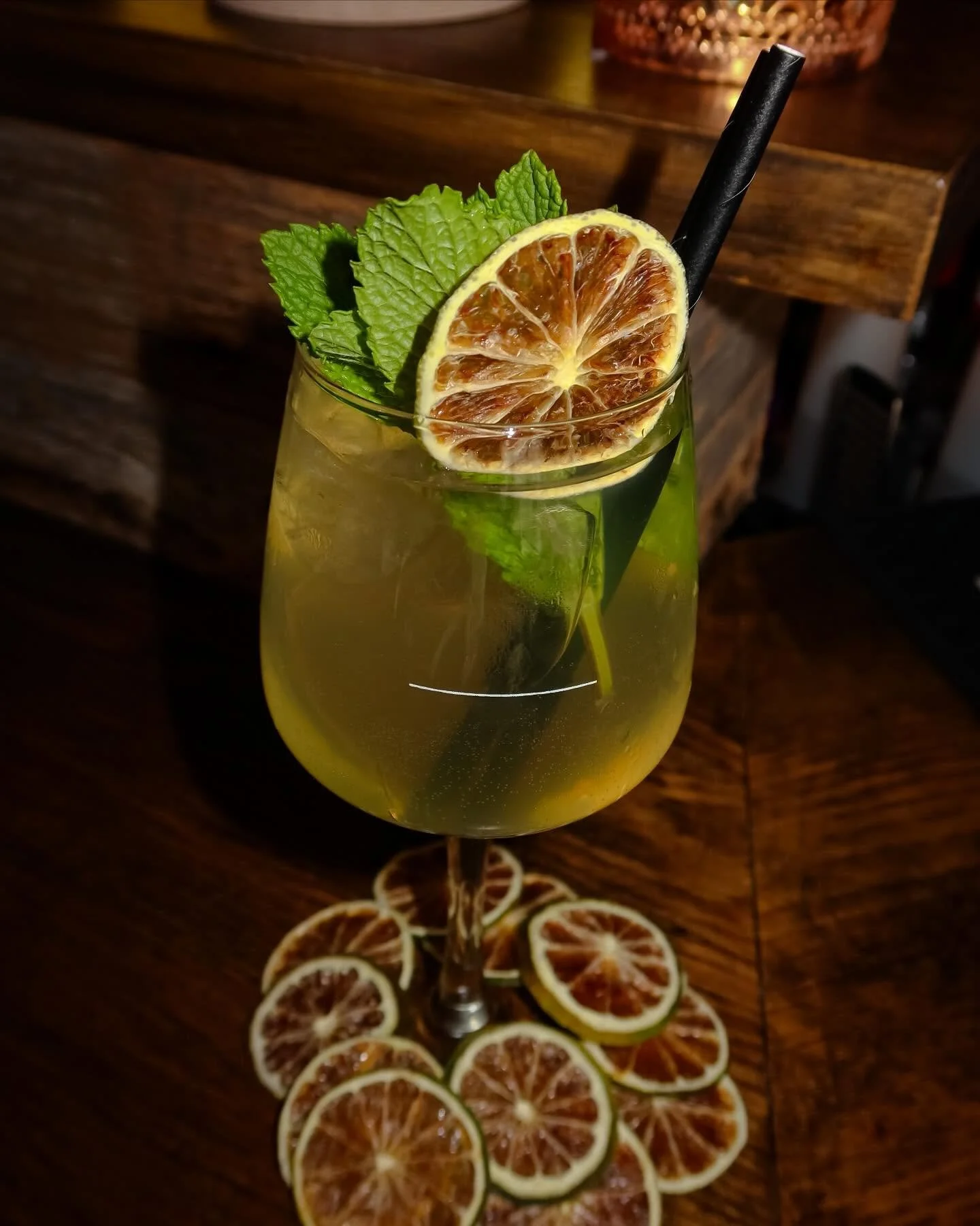 Tropical Spritz ~ Malibu Mango Syrup,Prosecco &amp; Soda Water 👌🏼☀️🍹
Created &amp; 📸 by @danielb_112 &amp; @jodielupton1 
#buffaloboy #carrickonshannon #leitrim #roscommon