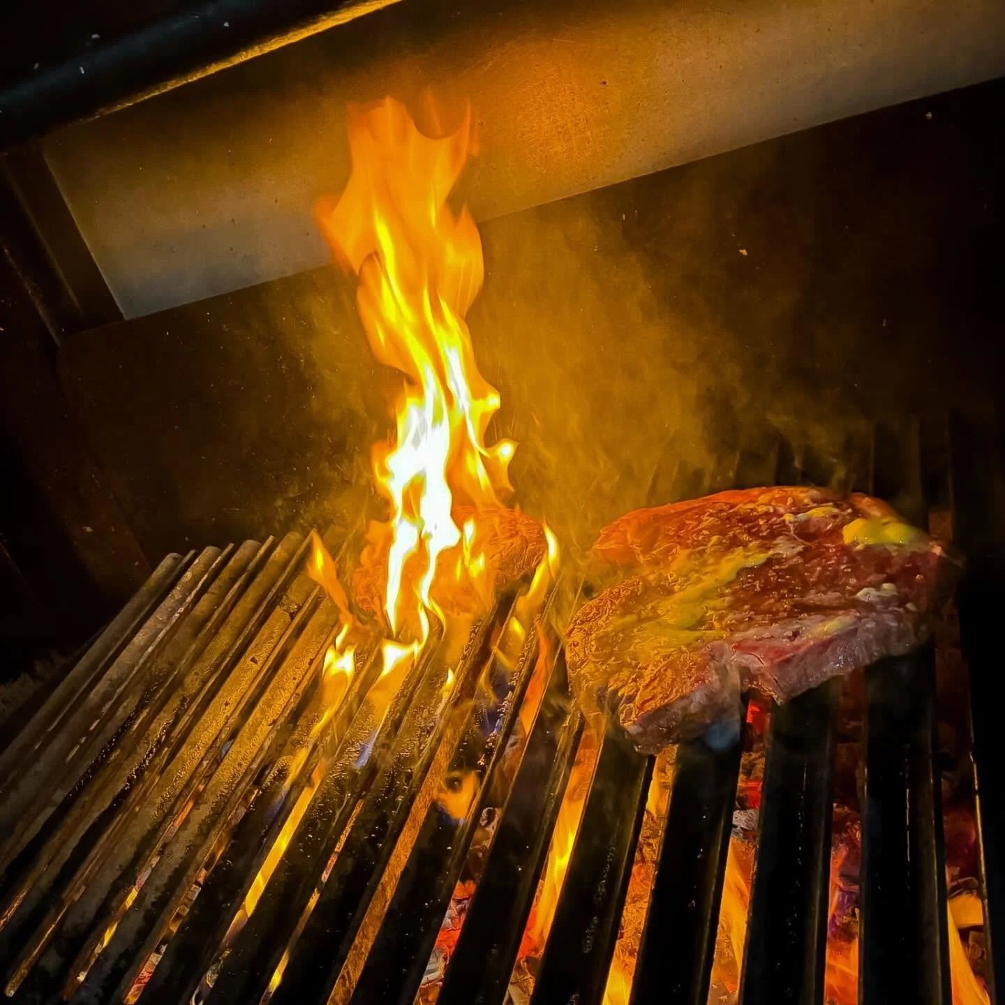 Father&rsquo;s Day Steak 🥩 needs Fire🔥Charcoal &amp; Wood! Buffalo Boy, it&rsquo;s how we Grill Every Steak 🔥🥩🔥🧑&zwj;🍳
#buffaloboy #carrickonshannon #leitrim #roscommon