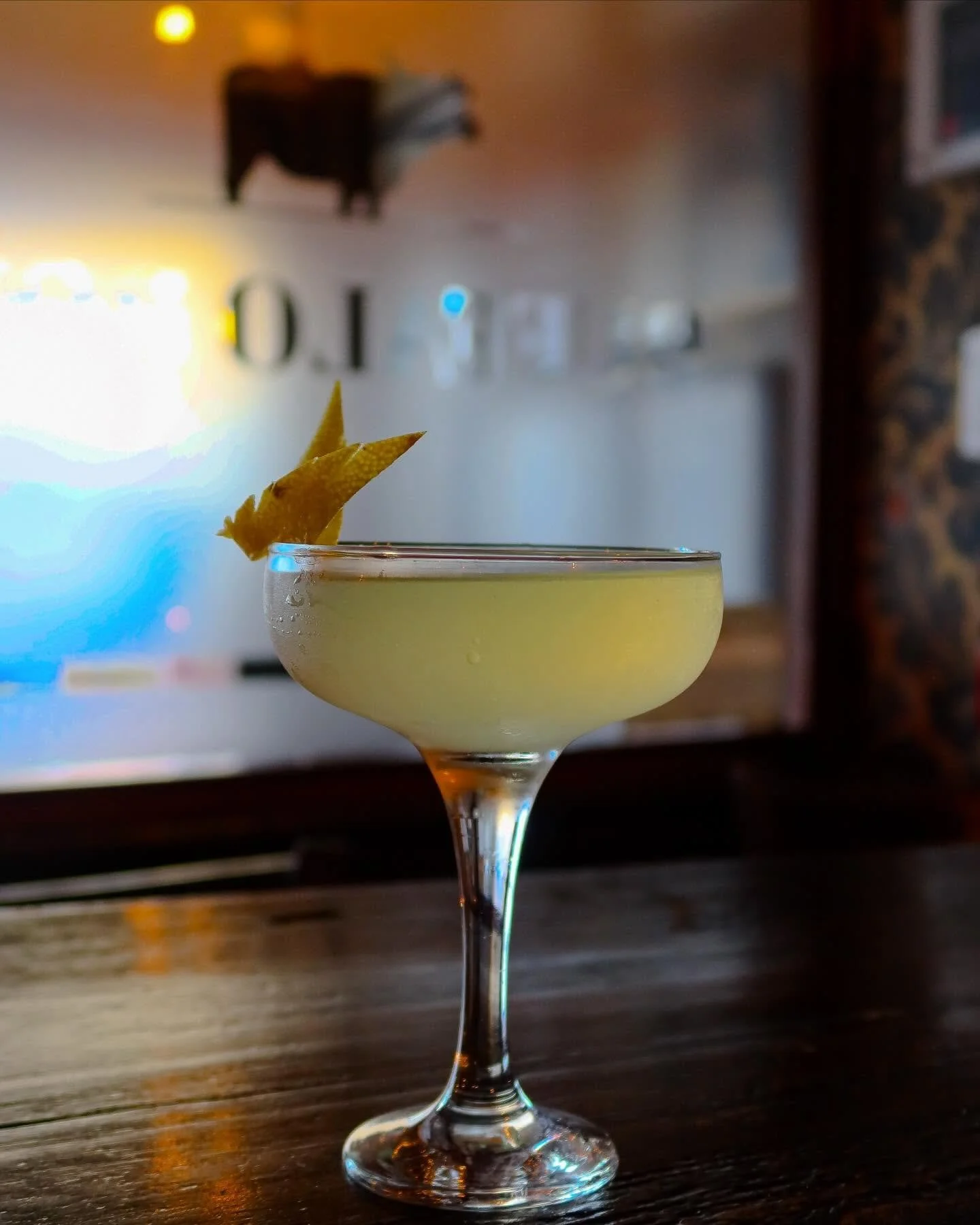 Cocktail Special ~ Lemon Bon Bon 👌🏼🍸 Vanilla Vodka, Limoncello, Butterscotch Liqueur, Lemon Juice &amp; Sugar 🍸🍸🍸 
#buffaloboy #carrickonshannon #leitrim #roscommon
