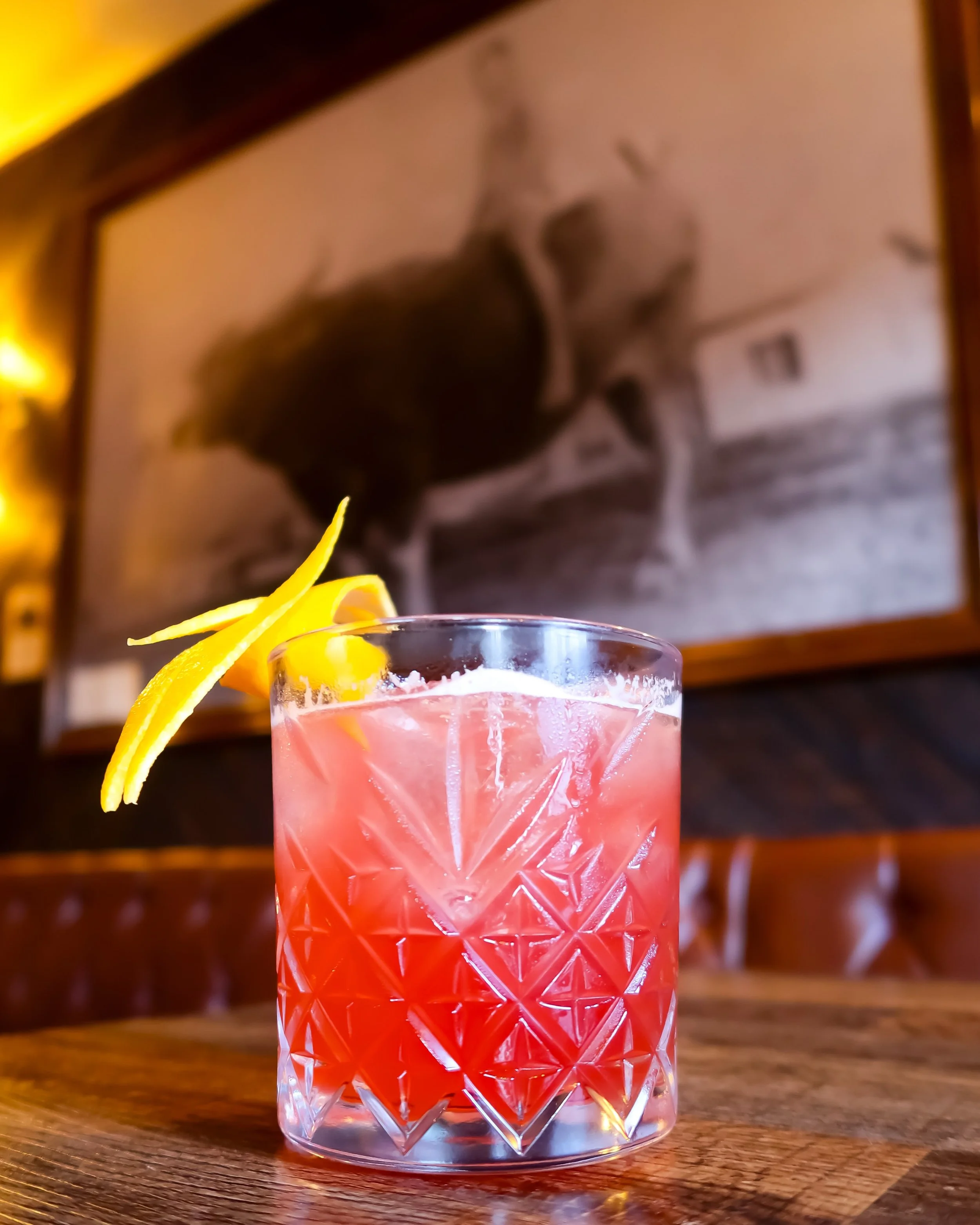 Blood Orange Magic 🥃👌🏼
Cocktail Special ~ Whiskey, Blood Orange &amp; Lemon
Imagined &amp; 📸 by @matthew_smith70 
#buffaloboy #carrickonshannon #leitrim #roscommon