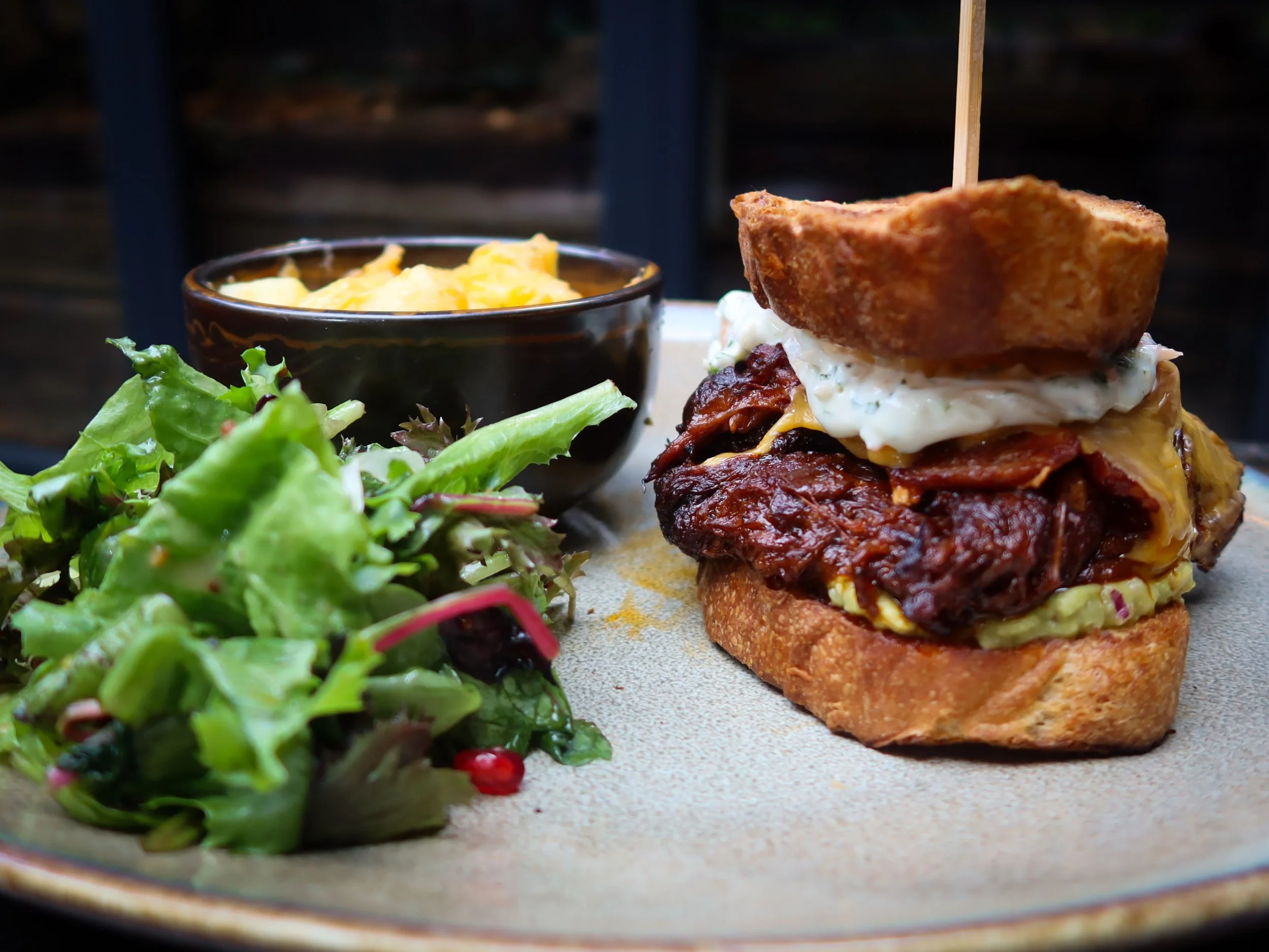 Chef&rsquo;s Special 🔥 Slow Cooked Irish Pork Shoulder Sandwich with Bacon and American Cheese with Fresh Homemade Guacamole &amp; Coleslaw Served with Garlic Potatoes &amp; House Salad 👌🏼
#buffaloboy #carrickonshannon #leitrim #roscommon