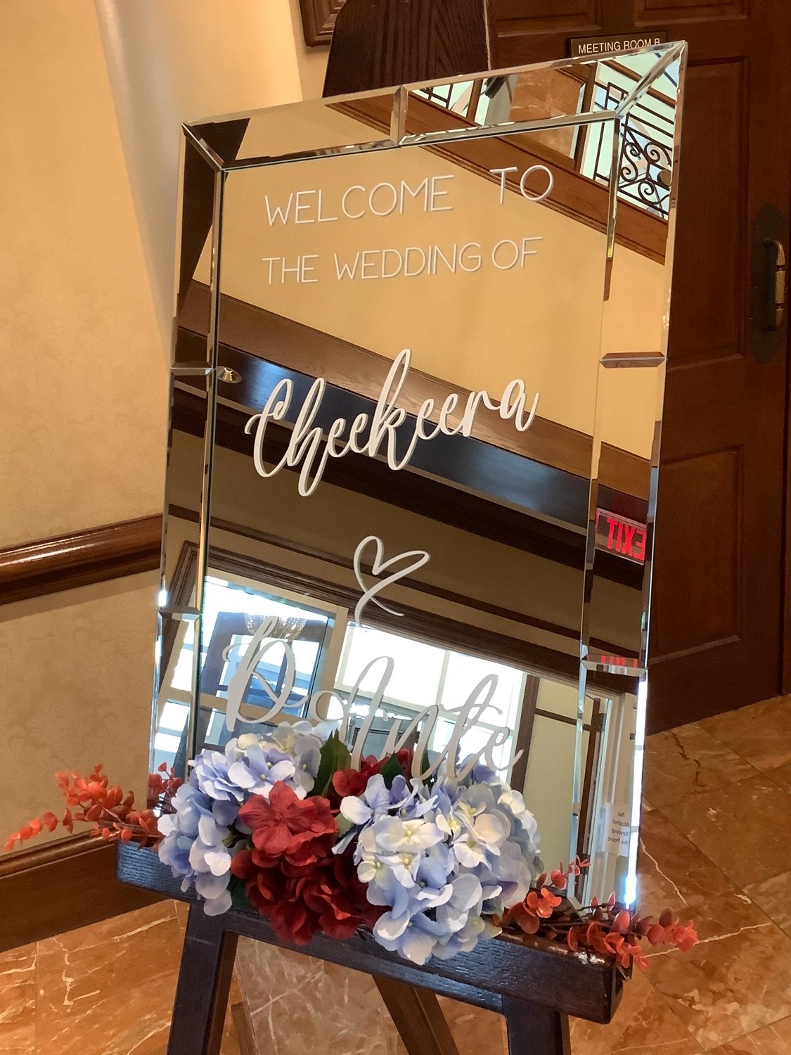 Glass-welcome-board-by-Simply-elegant.jpg