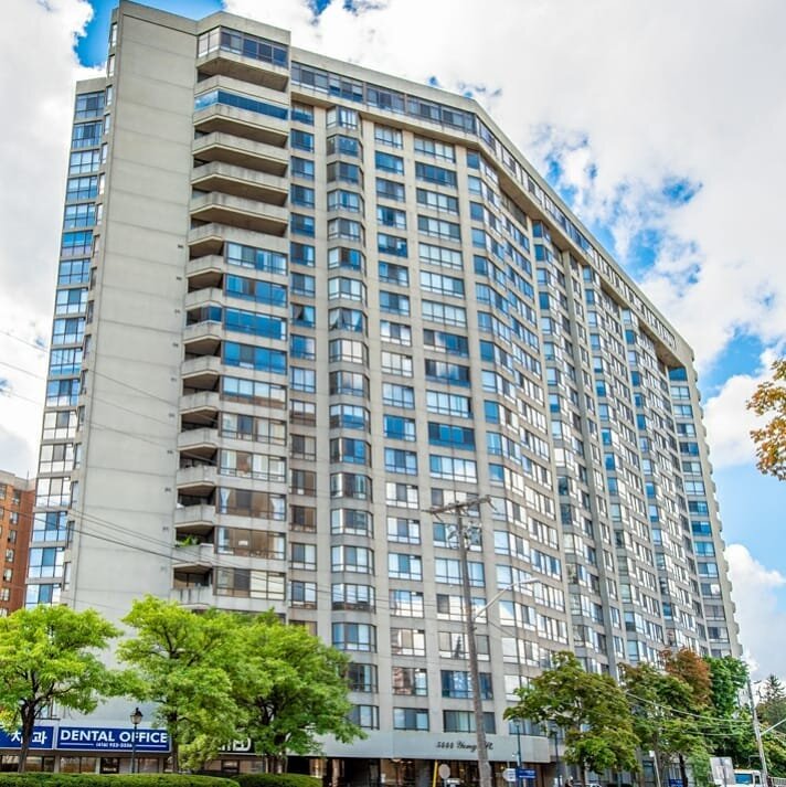 💥NEW LISTING FOR LEASE💥

🌃SKYVIEW CONDOS BY TRIDEL🏙️

WALKING DISTANCE TO FINCH SUBWAY🚉, SHOPS, RESTURANTS

1 BED + DEN. 950 SQ. FT OF LIVING SPACE. HARDWOOD FLOORS, FRESHLY PAINTED, STAINLESS STEEL APPLIANCES. ENSUITE LAUNDRY, LOCKER AND PARKIN