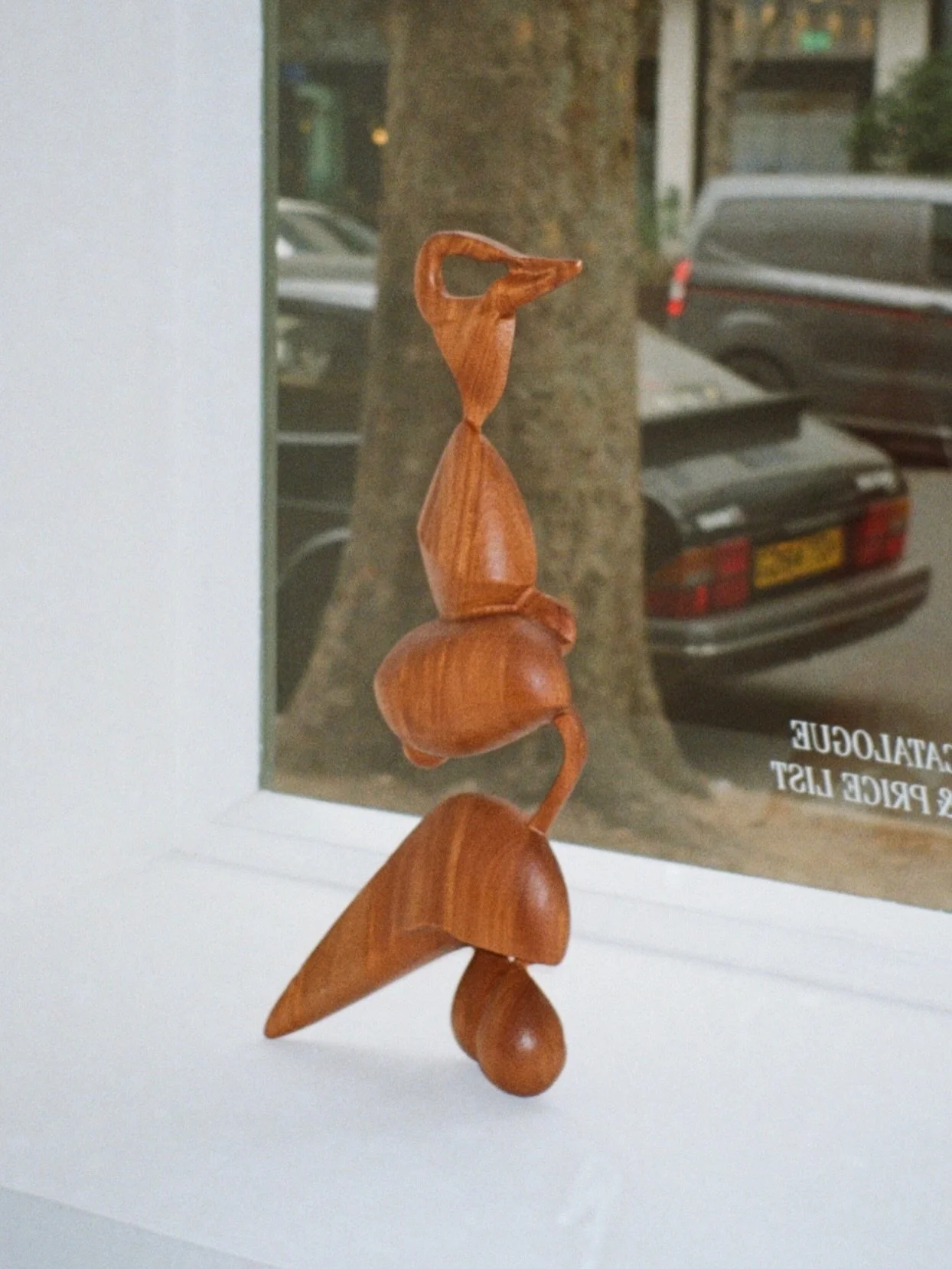 @_mariartini_ Untitled, 2025, sculpture on wood, 65 x 44 x 10 cm #mariagomes

Please email robyn@warbling.co.uk to enquire about any of the works in the exhibition

𓇹 
Thrown Over Small Shoulders

Wed - Sat, 11 - 6
Sun, 11 - 2

16th - 21st December 