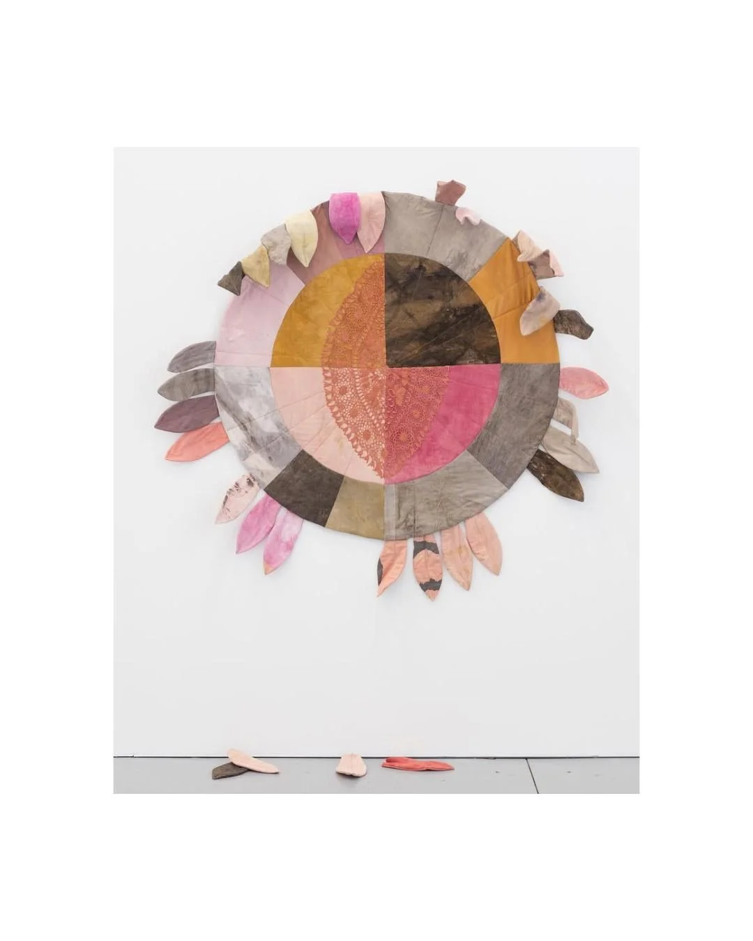 @anreut Sunflower for abundance, the color purple, oil for the skin and hair #2, Second hand linen, cotton and silk, iron sulfate, cochineal, alder buckthorn, Brazilwood, tannic acid, 165 x 165 x 15 cm, Photo credit: Marjolaine Turpin #annareutinger