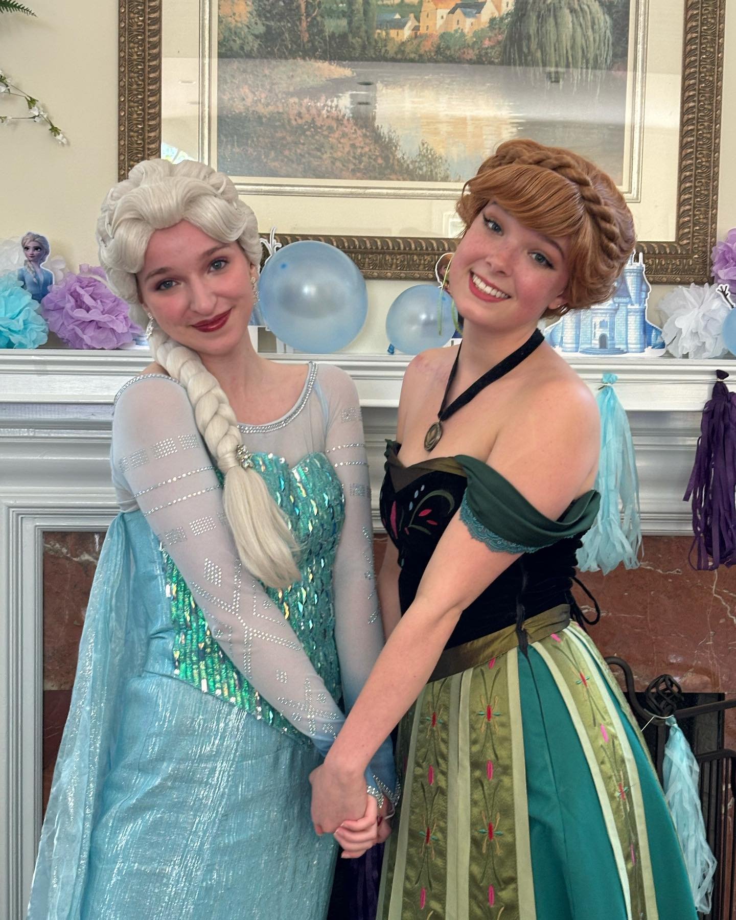 How magical are these princess portraits with the Snow Sisters? 💙💚
.
.
#princessparty #partyprincess #kidsbirthday #princesspartyideas #marietta #atlanta #cobbcounty #elsa #anna #princesscosplay #frozen