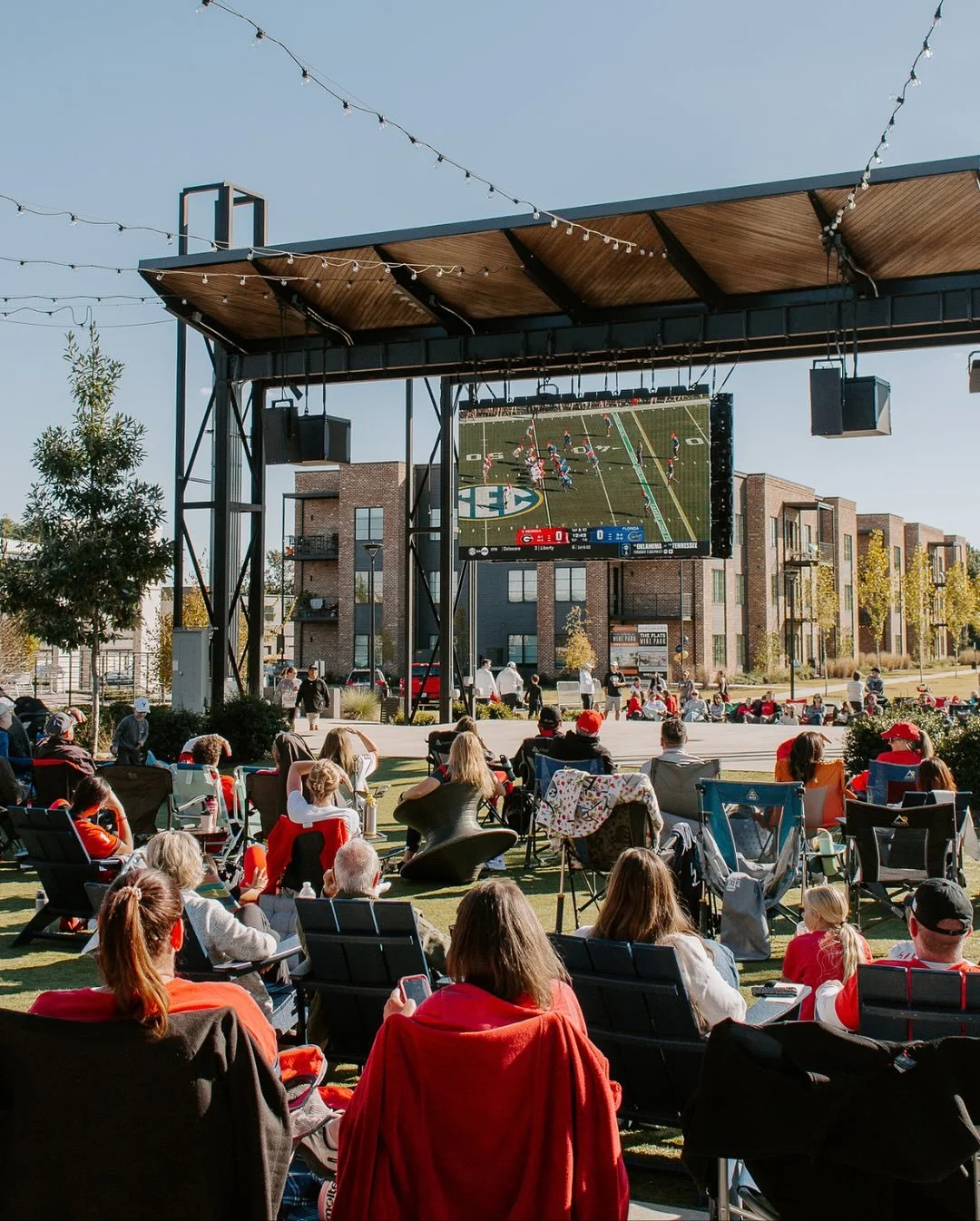 Kick off your weekend here at Wire Park!

Friday, 11/14
Enjoy live music @southmainbrewing from 6-9PM
Ring in the holidays by watching Home Alone at The Pavilion starting at 6:30PM

Saturday, 11/15
Stop by the Oconee Farmers Market at Wire Park from 