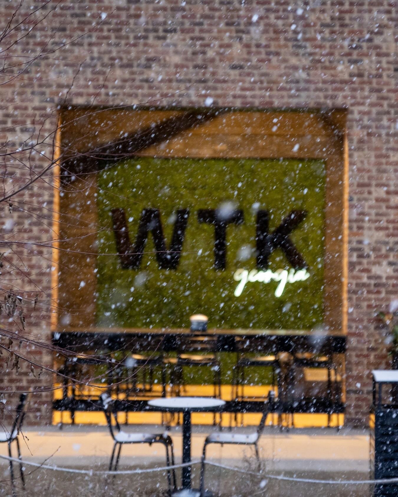 We&rsquo;re bracing for another cold weekend!

Stop by to support small businesses tonight before the weather rolls in. Grab something to eat, and head to @southmainbrewing from 6-9pm for live music! 

Follow us for updates on any closings due to wea