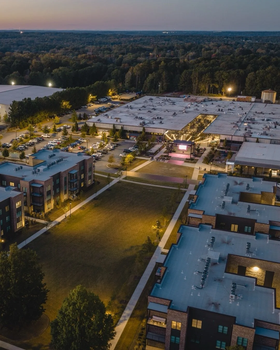 Come and enjoy the beautiful weather this weekend at Wire Park! Check out the exciting events we have coming up!

FRIDAY:
Enjoy live music @southmainbrewing starting at 6PM!

Join us for Movie in the Park featuring Up starting at 6:30PM at The Pavili