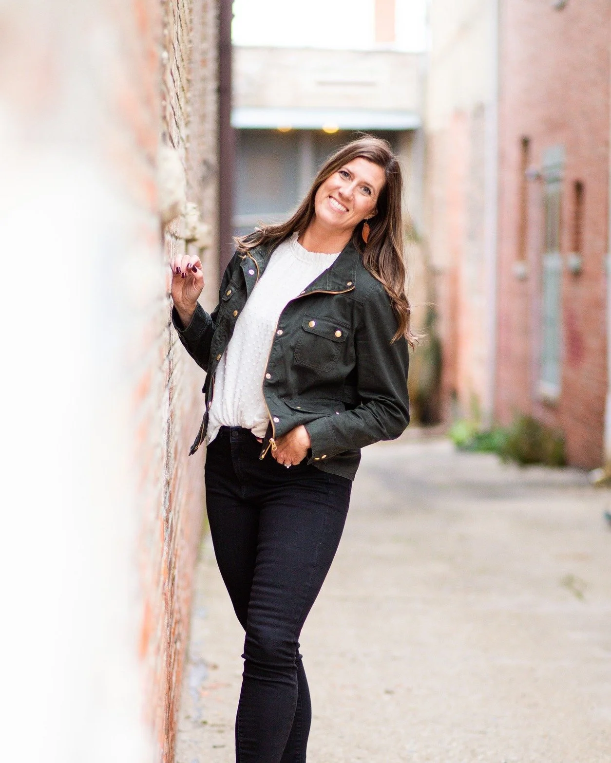 There are some new faces around here, so I thought it was a good time to re-introduce myself.

Hi, I&rsquo;m Teresa

I&rsquo;m a brand photographer who believes the best photos start by slowing down and actually getting to know the person in front of