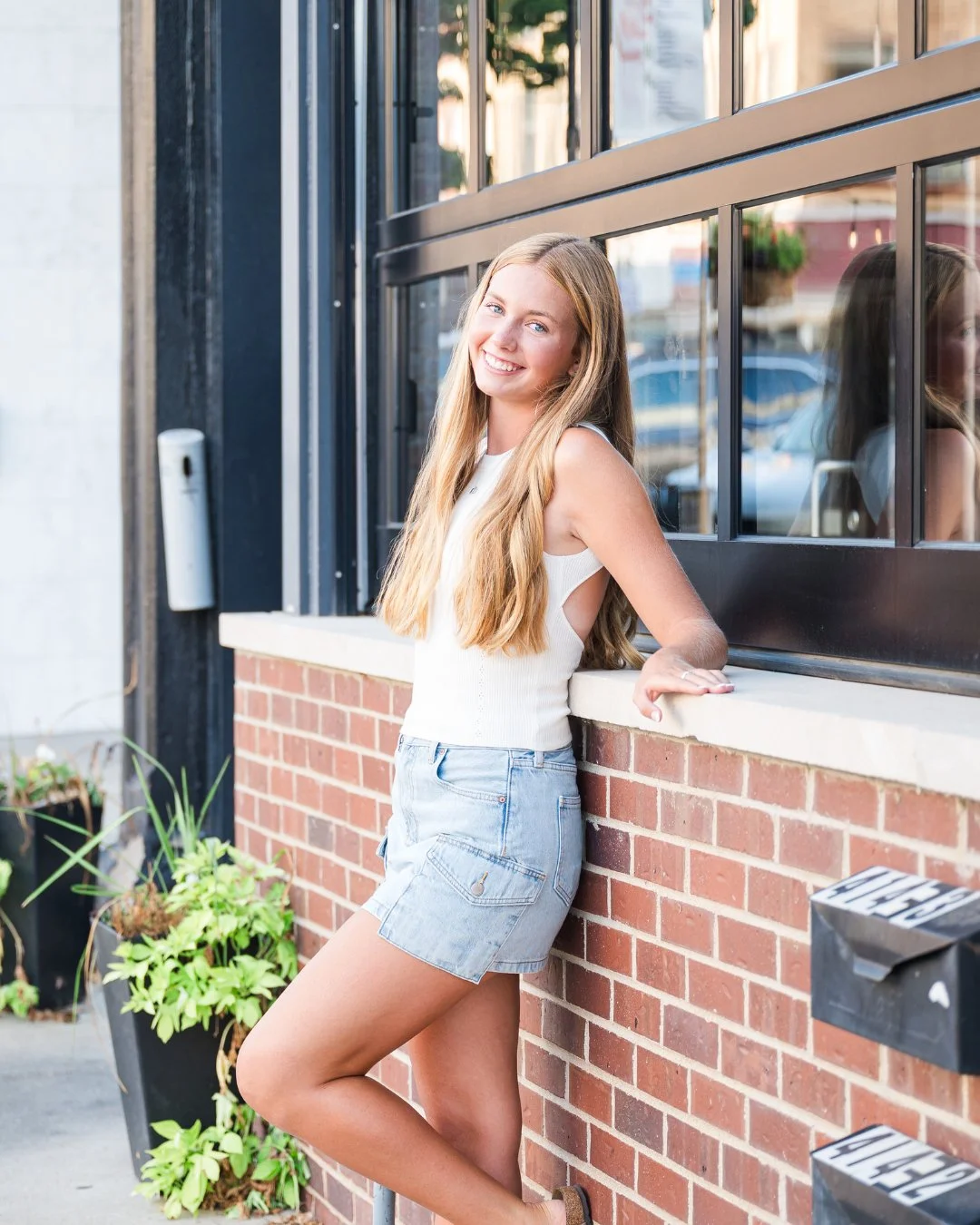 I know it feels early.

But senior season will be here before you know it.

If you&rsquo;re a junior right now, this is actually the sweet spot for planning.

The best locations aren&rsquo;t booked yet.
Summer dates are still open.
And you&rsquo;re n