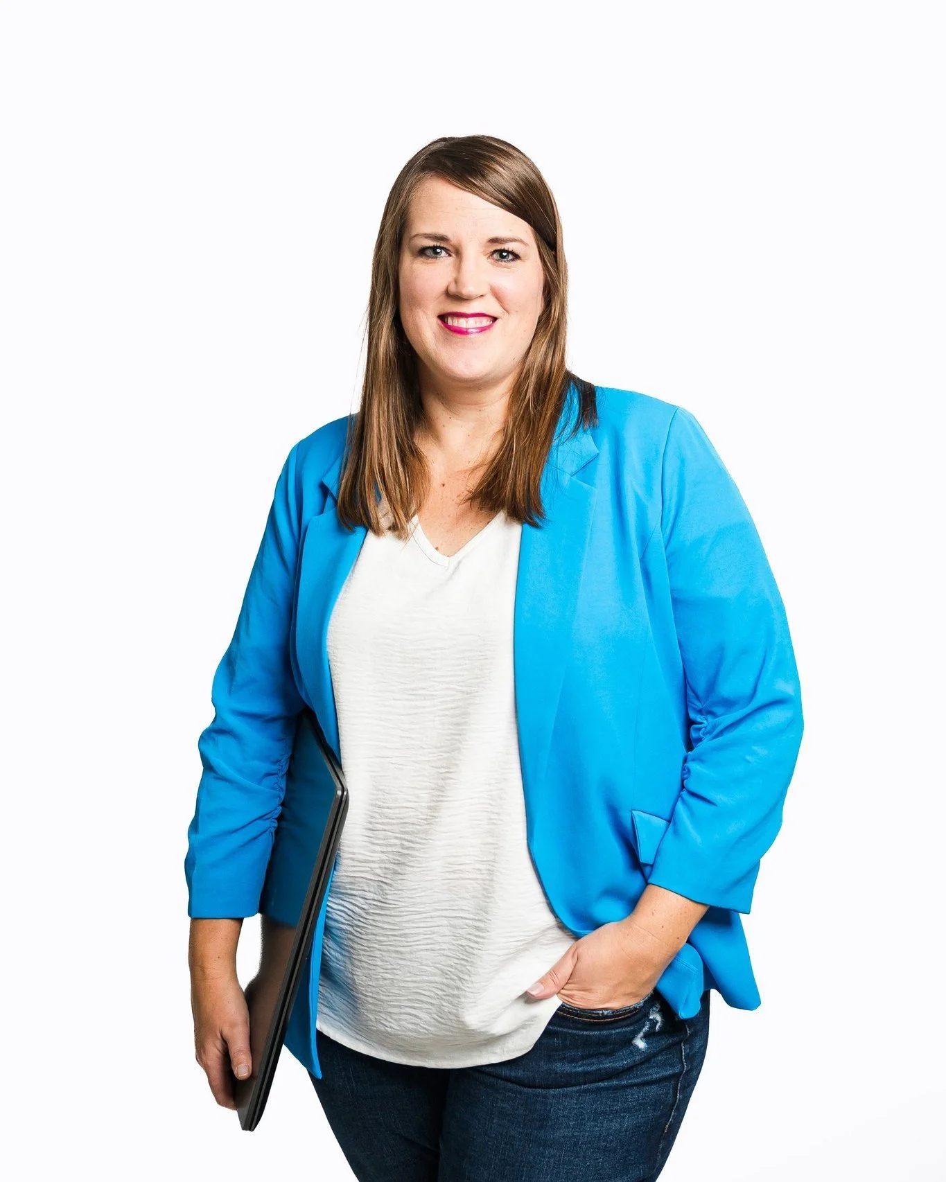 If you're worried about not knowing how to 'look natural' in photos, you're not alone - and here's what I tell every client before a session.

You don't need a new wardrobe. You need clean, pressed pieces that already feel like you. Clothes that fit 