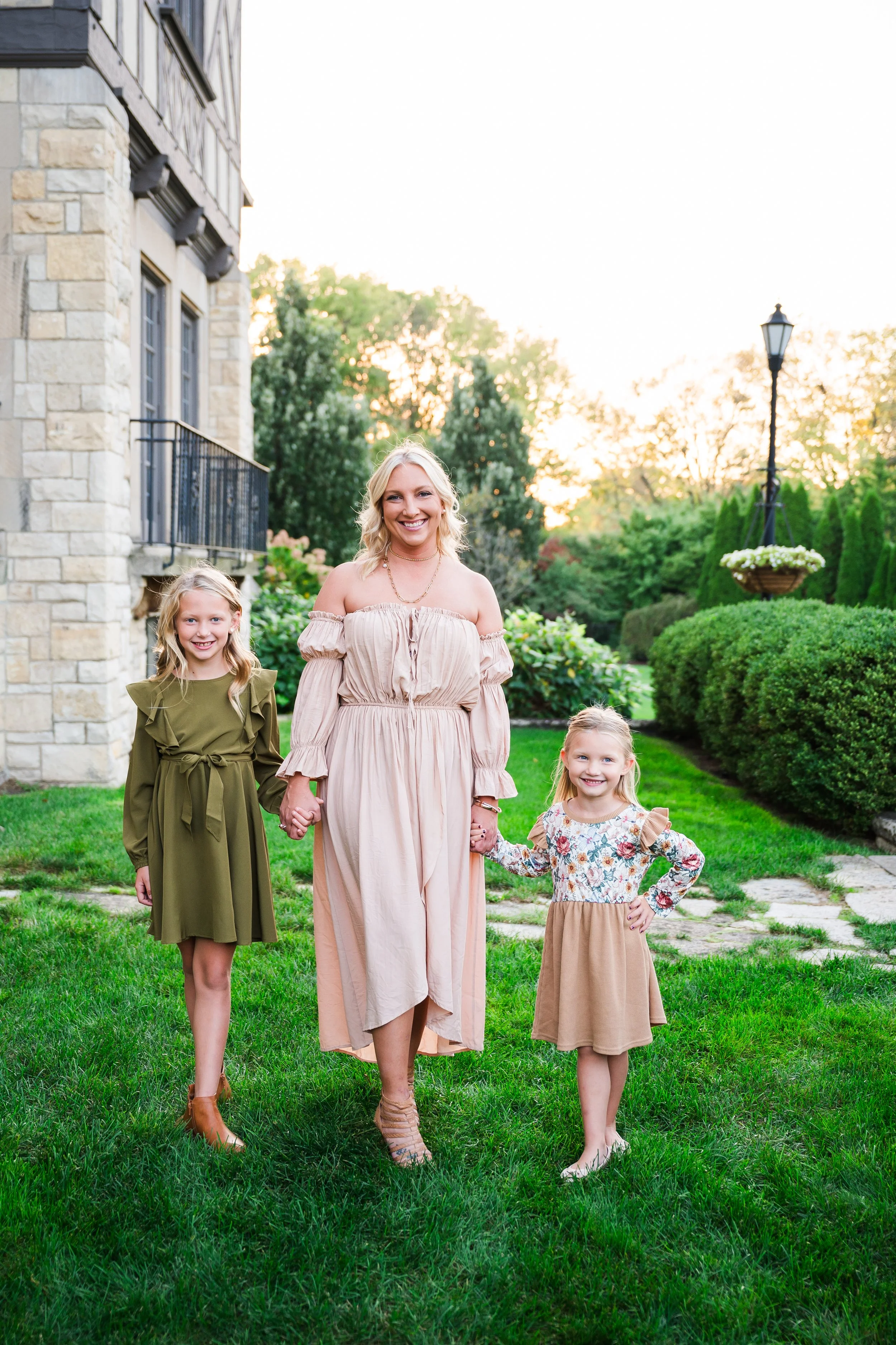 single mom and her two daughters at a mini photo session