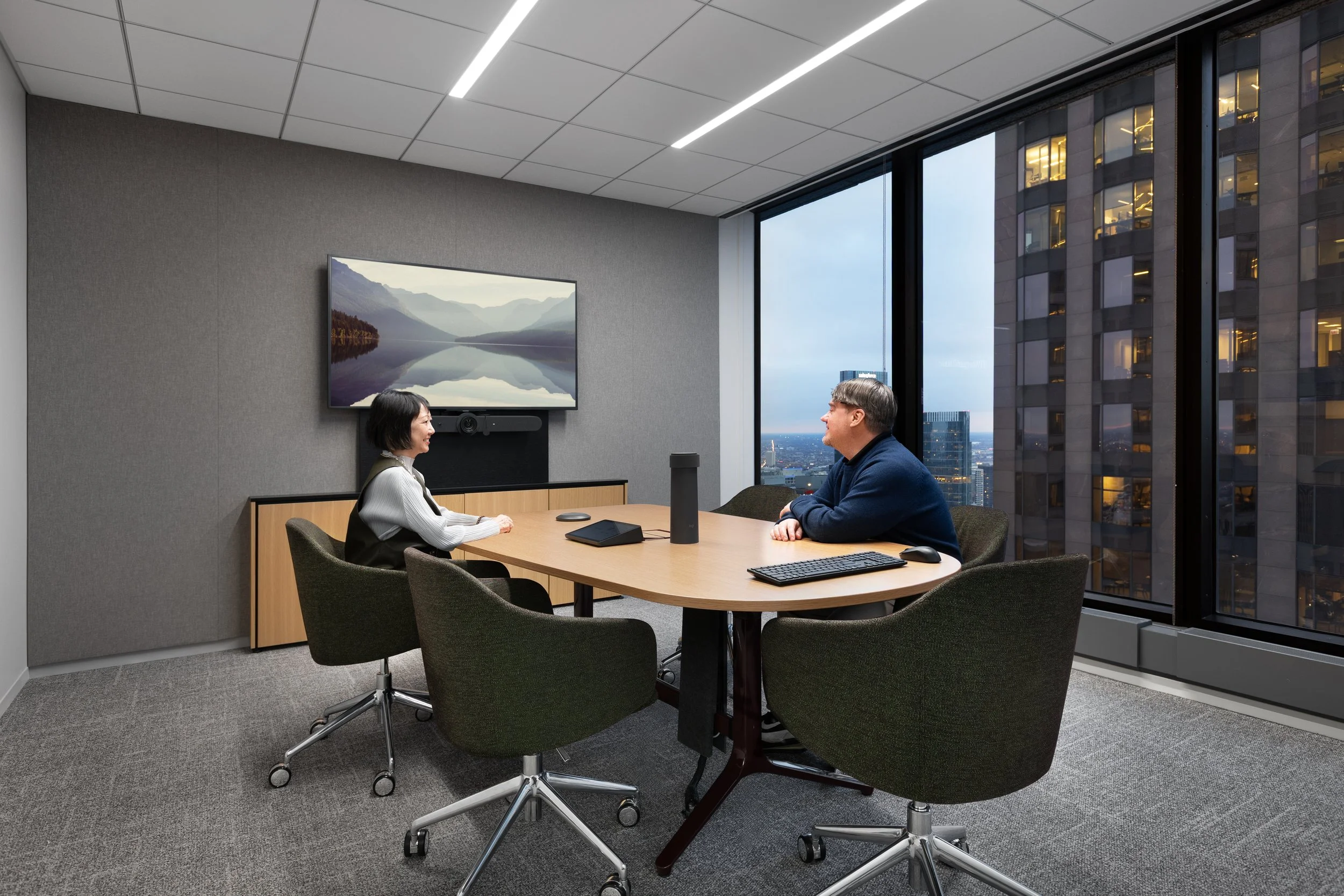 MeetingRoom2_People.jpg