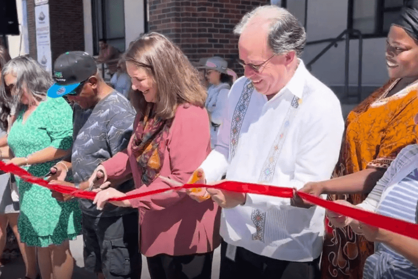 The 2023 Vine Street clinic ribbon cutting and grand opening.