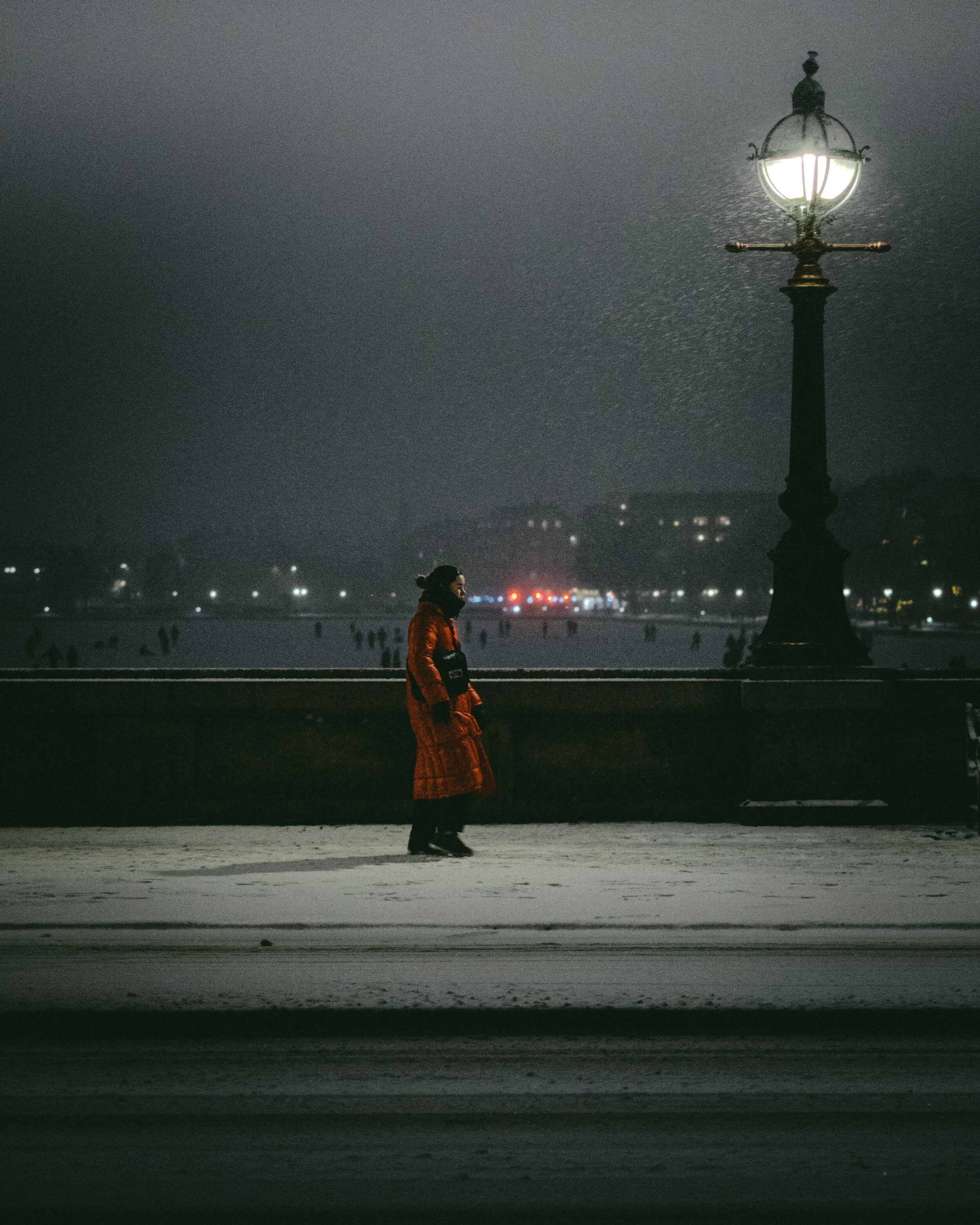 woman_in_red_in_snow.jpg