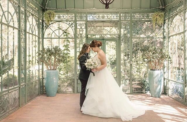 5 years ago the Supreme Court ruled in favor of same sex marriages. What a wonderful 5 years it&rsquo;s been full of love for all. ❤️🧡💛💚💙💜theperfectmomentevents .
.
.
.
.
📋 @theperfectmomentevents .
📍 @denverbotanic .
📷 @brittanyphotographs .