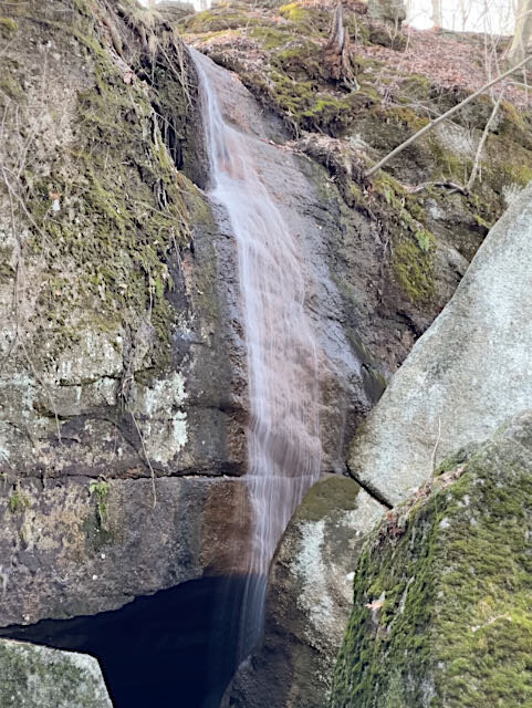 Cascade Falls at Nelson-Kennedy Ledges State Park.