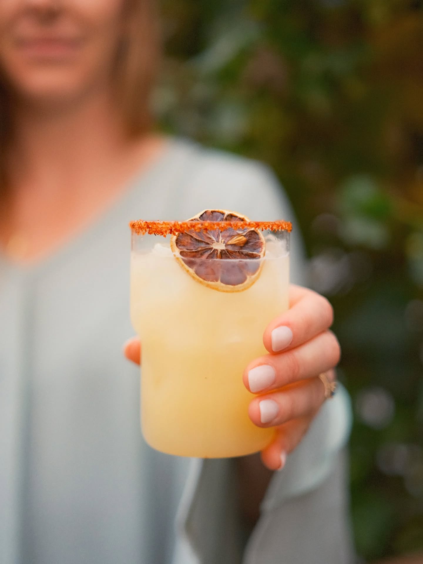 Damn that's 🔥🔥🔥🔥.

💋 My Sexy Substitute Peacher 💋
Chili Aquarius, Peach Schnapps, Peach Juice, Orgeat, Lemon Juice, an Absinthe Spritz with a Tajin Rim. 

One of our Winter Menu faves. She's straight fire.

[📷: @franklu.ca]

#ginlanedistilling