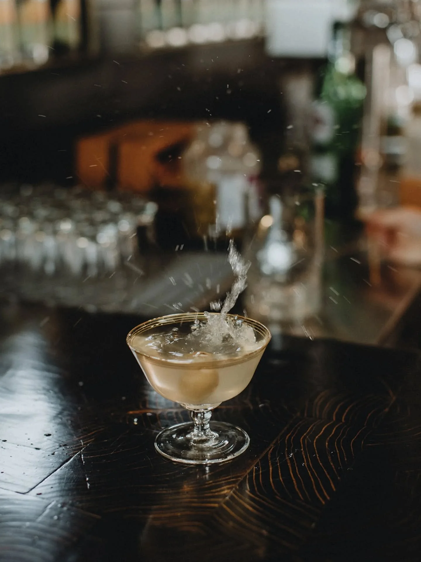 Weenies. 🌭

Martinis. 🍸

New @redcollarbrewing Beers. 🍑

Join us today to celebrate making it to Friday with Weenies, Martinis and New Beers. It's going to be a blast, we hope you can come ❤️.

[📷: @natalieskyphotography]

#ginlanedistilling #red