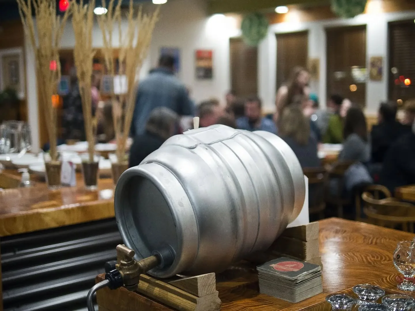 WEEKEND BEER PLANS 🍻🎉

1️⃣ The QUAD is on LAST CALL on tap today! Last chance to grab a glass of Quad on tap is Oct. 2!

2️⃣ We will be releasing the M&Auml;RZEN Fest Lager tomorrow for Oktoberfest! Bottles will be available in house and at the @ka