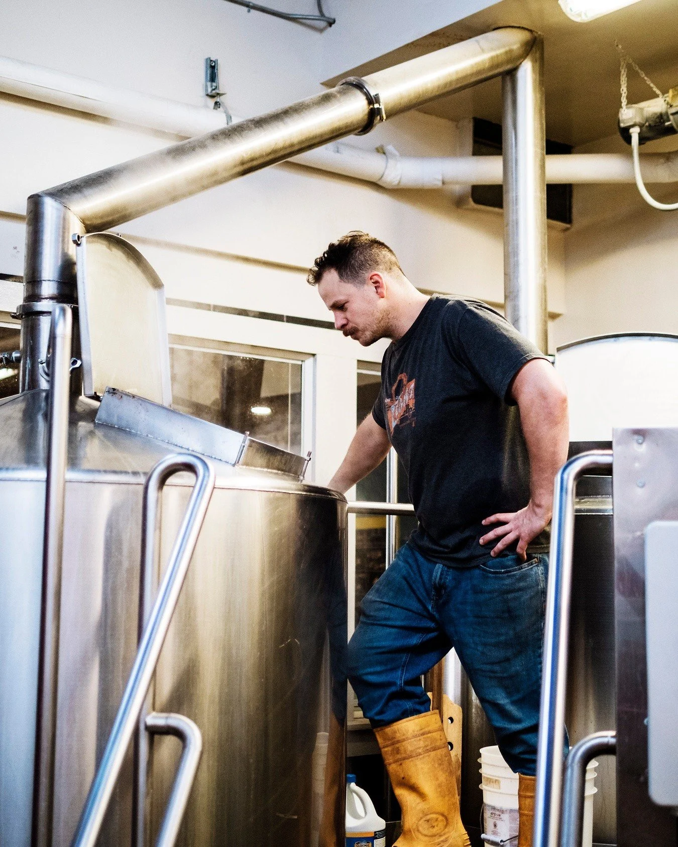 Long Monday brew days, because we don't wanna run out! (JK that would never happen, he's literally making 3000L of IPA right now.)

Cam has been putting in the hours on the brewhouse, getting all the fall seasonals ready for your enjoyment!

Stay tun