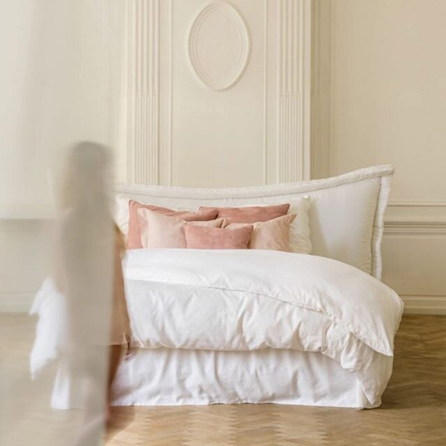 Drift away to a pillowy dreamland with the Eden bed by Maghalie Dooms.  #beddesign #dreamy #Belgium #maghaliedooms #bedroomdesign #design #designer #layers #photography #photooftheday #texture #linen #velvet #cosy #love #happiness #bedroomideas #comf