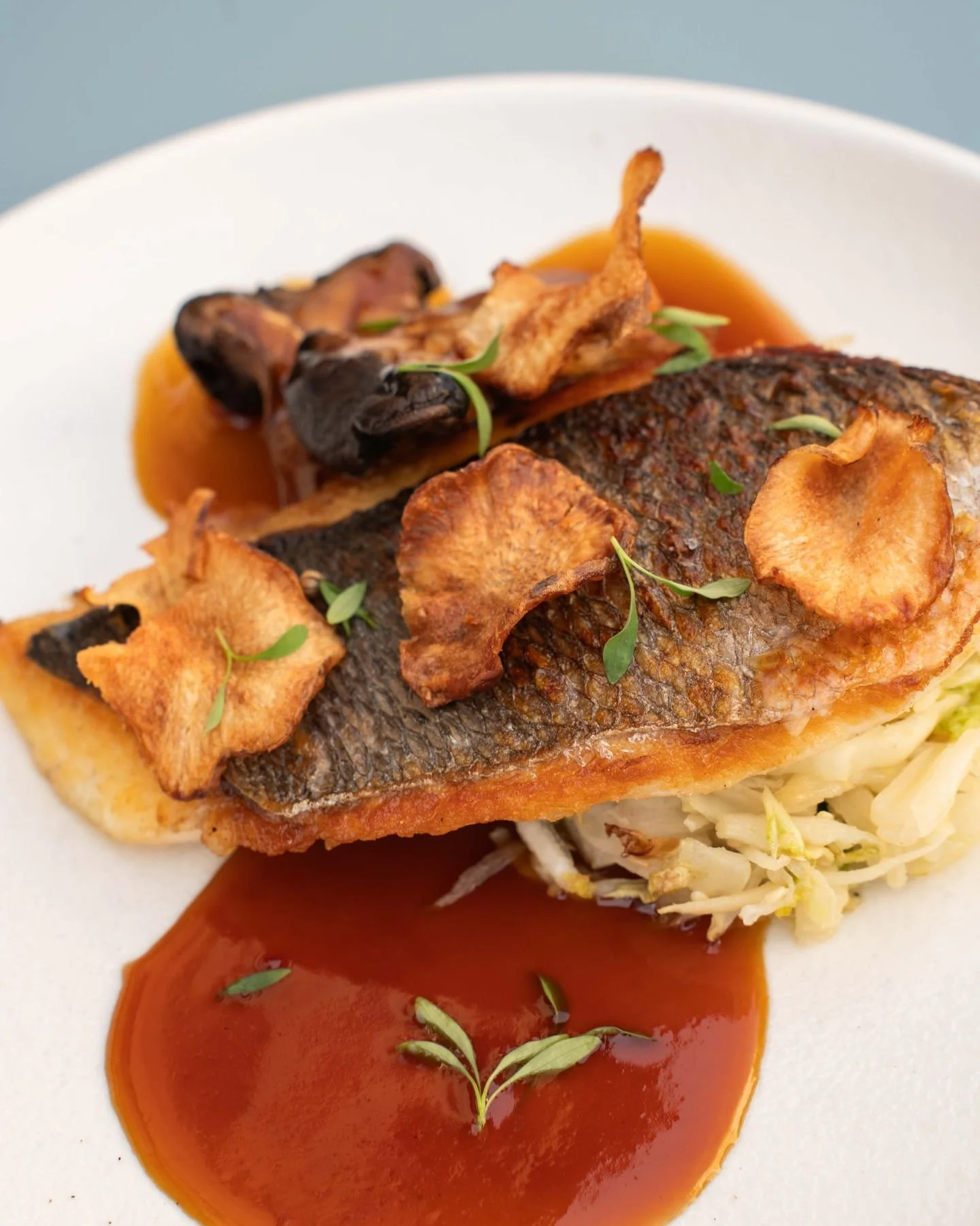 Sublime alliance entre terre et mer 🌿🌊
Un plat qui marie avec brio les saveurs marines et le r&eacute;confort du terroir. Venez &eacute;veiller vos papilles avec cette cr&eacute;ation unique chez Bistrotters !

Sublime alliance between land and sea