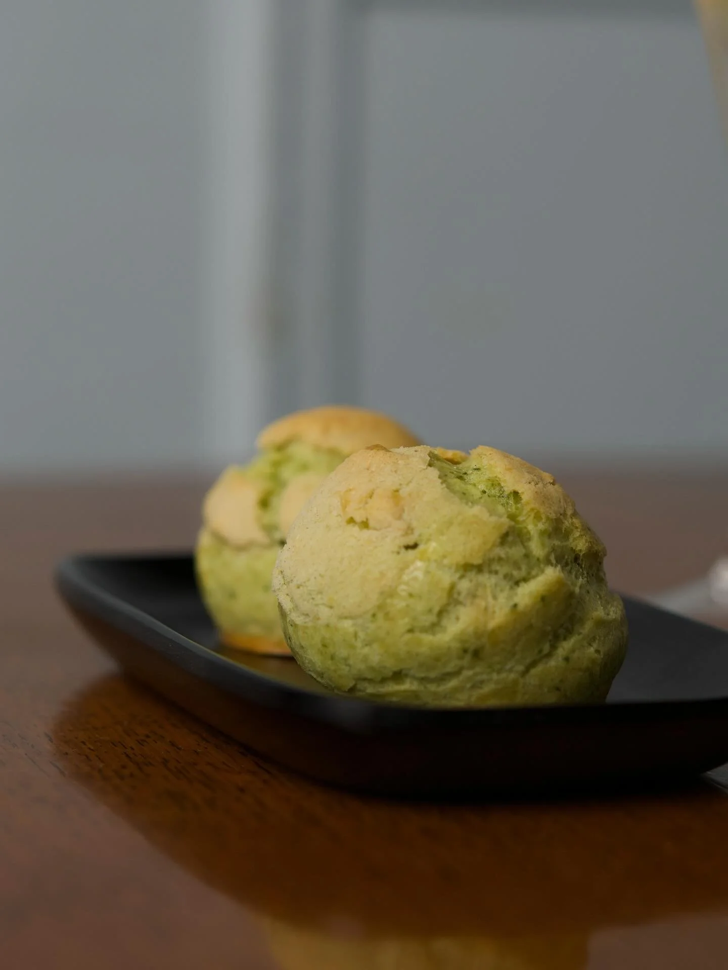 La collab Le Guide Ultime x BISTROTTERS vous permet de d&eacute;couvrir la cuisine Bistronomique de Bistrotters &agrave; un prix rond et calibr&eacute; et inclus: 

Ap&eacute;ritif: Cava Evolucio DO (Bio) 
Amuse bouche: Goug&egrave;re au Beurre d&rsq