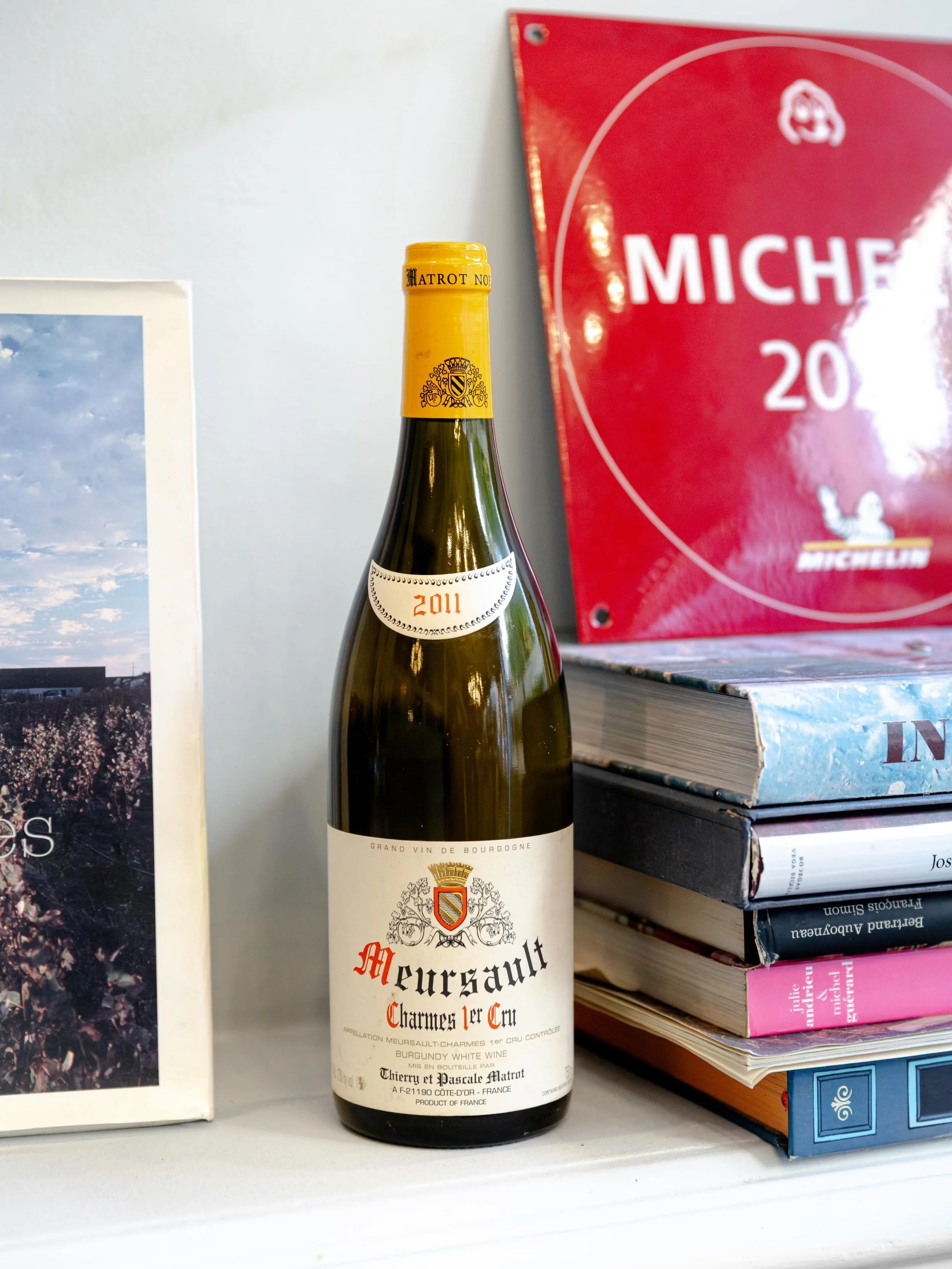 Tonight&rsquo;s bottle: Meursault Charmes 1er Cru 2011 (Thierry &amp; Pascale Matrot). A Burgundy white that&rsquo;s all elegance and depth&mdash;exactly the kind of vintage we love to open at Bistrotters in Paris 14.
Book your table: https://www.bis