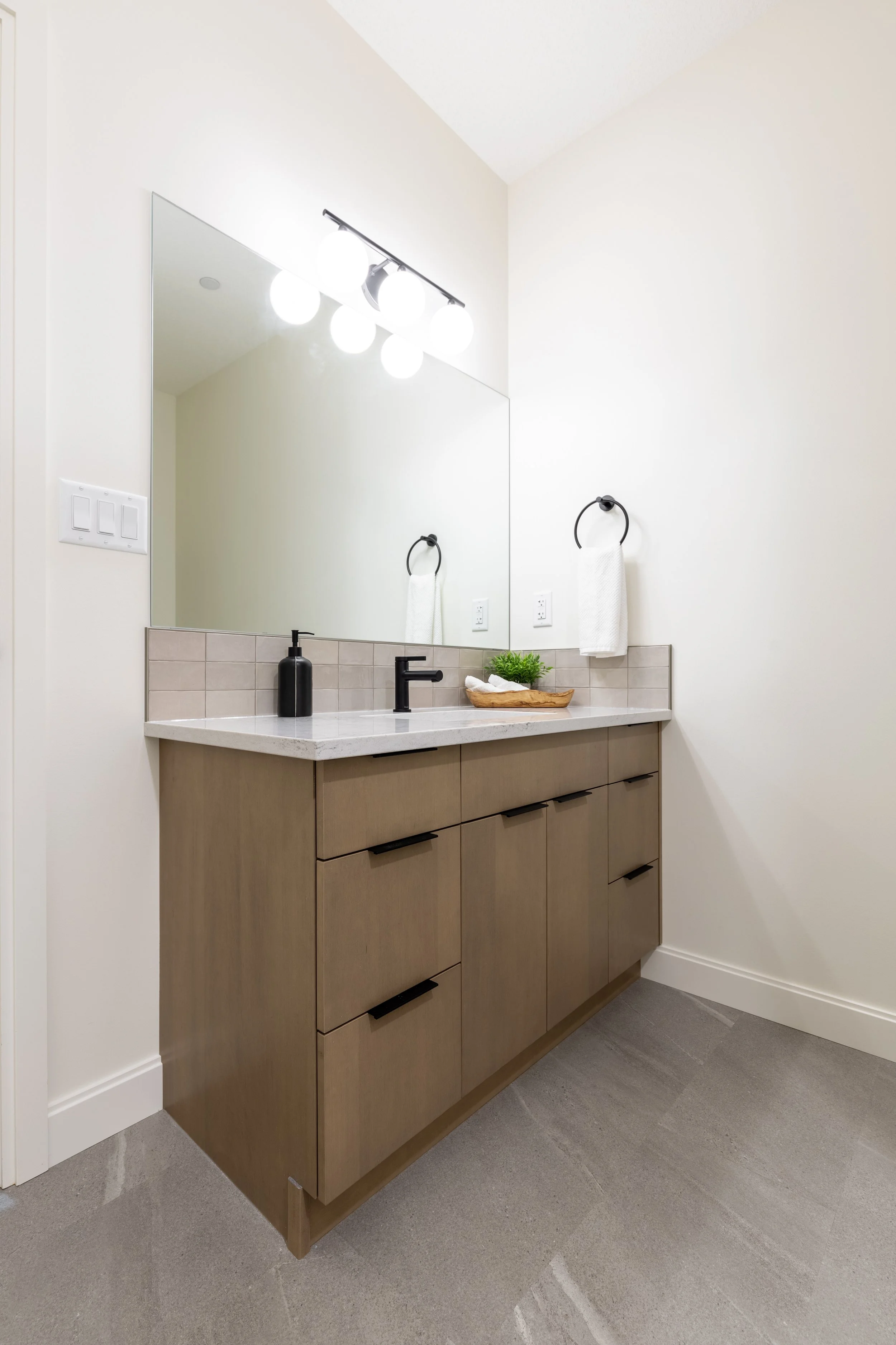 23 Coulee Ridge Dr-97.jpg