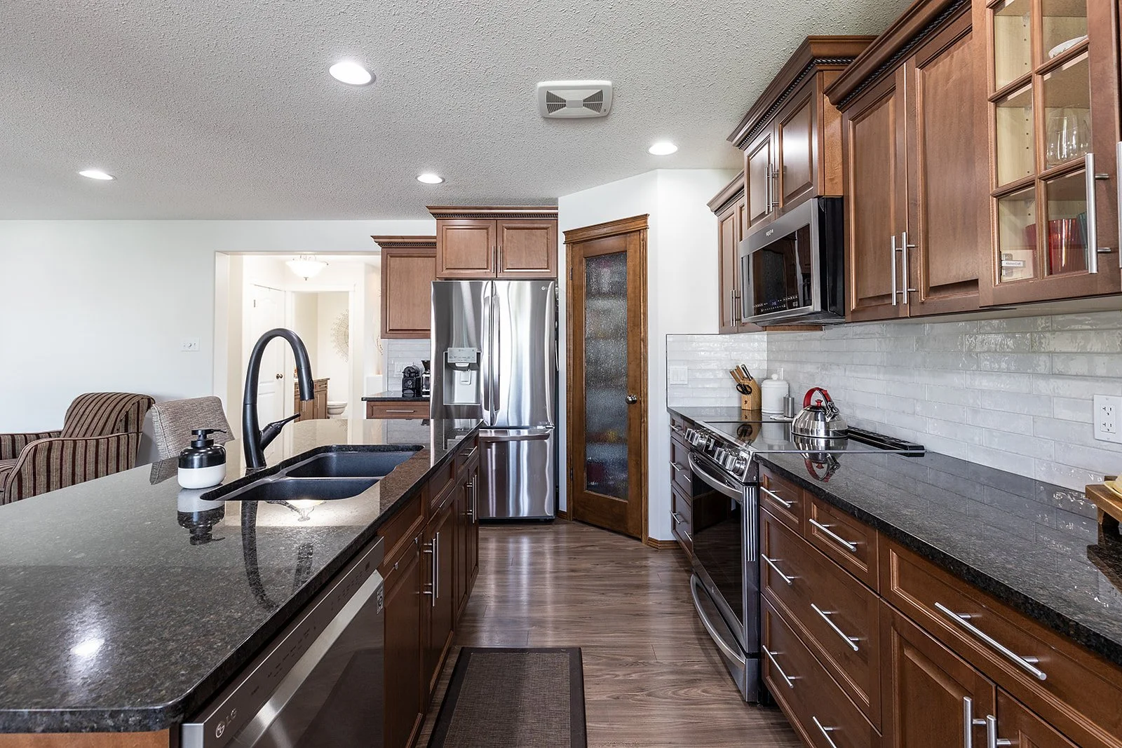 456 Somerside Place SE-11.jpg