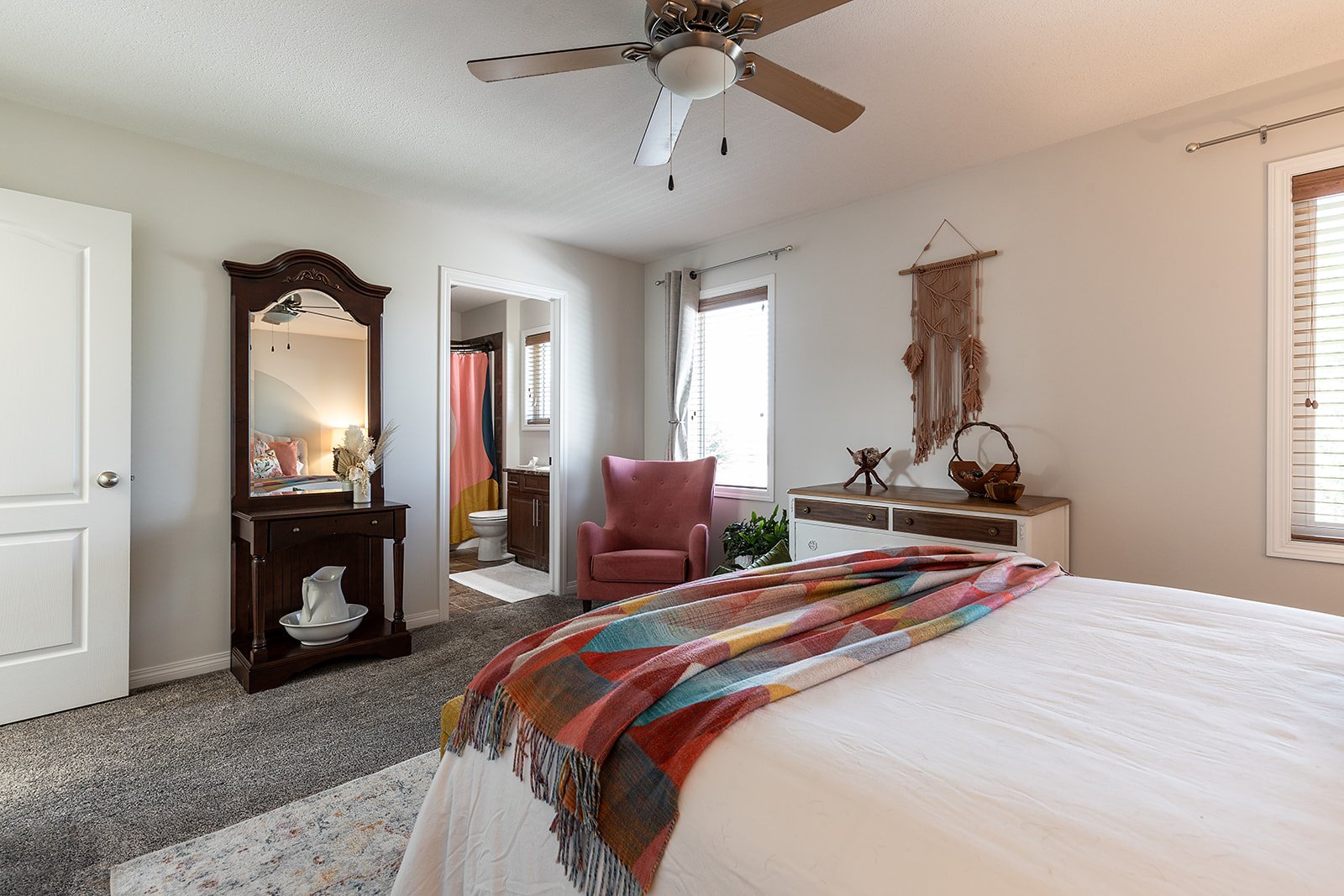456 Somerside Place SE-24.jpg