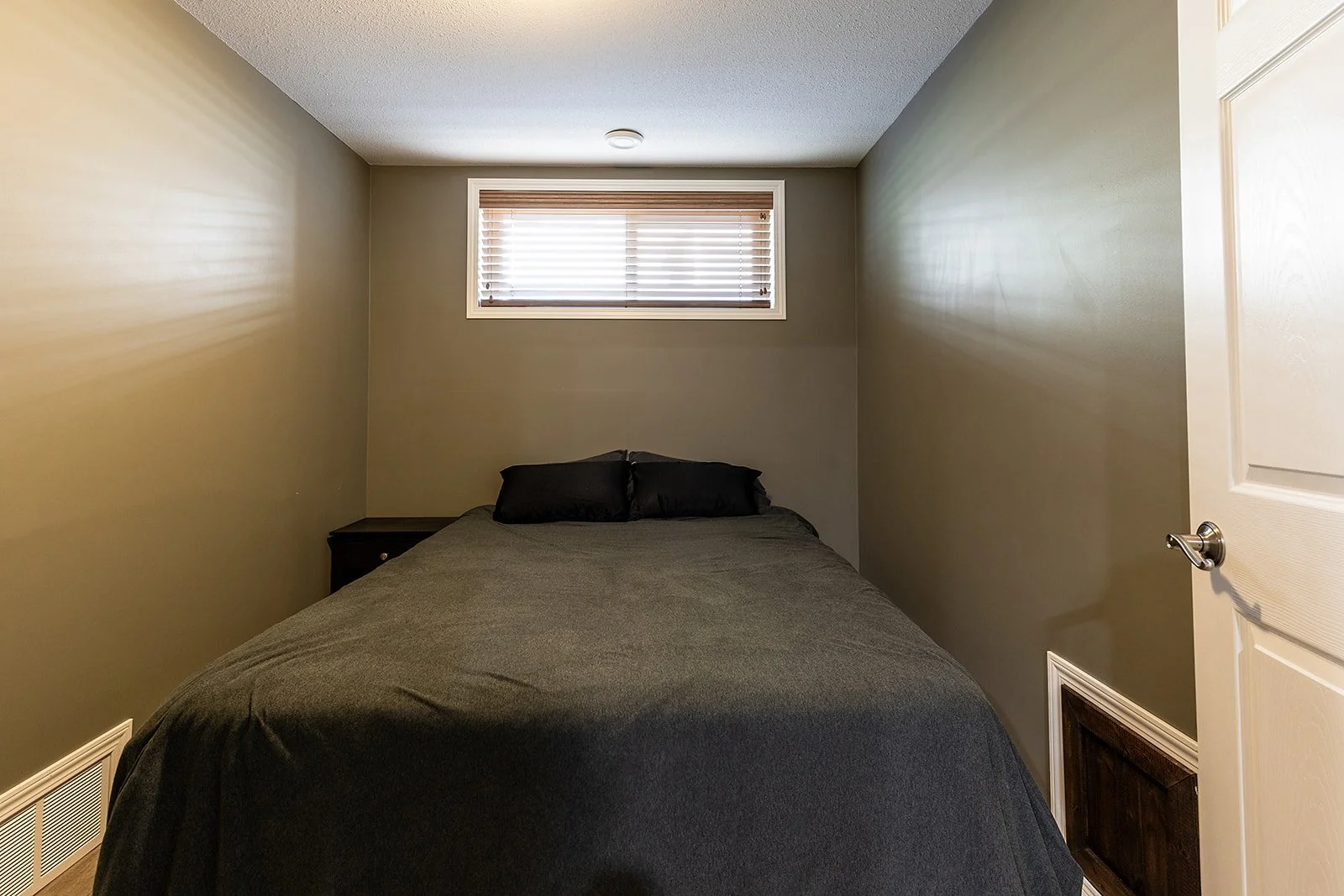456 Somerside Place SE-39.jpg